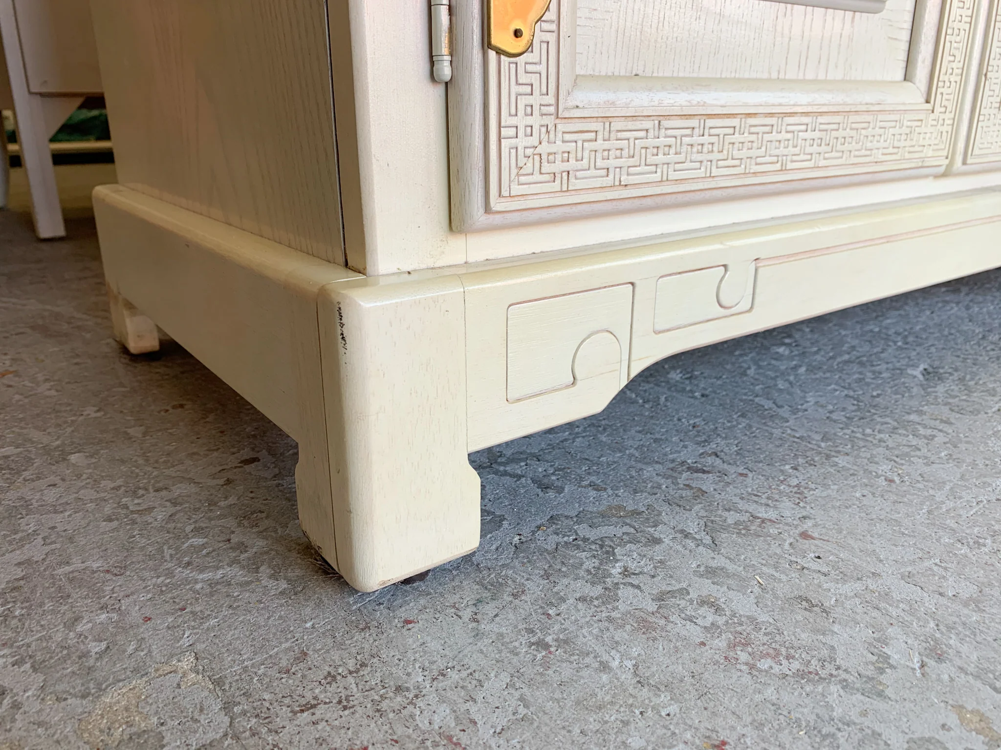 Ming Style Credenza - Image 8