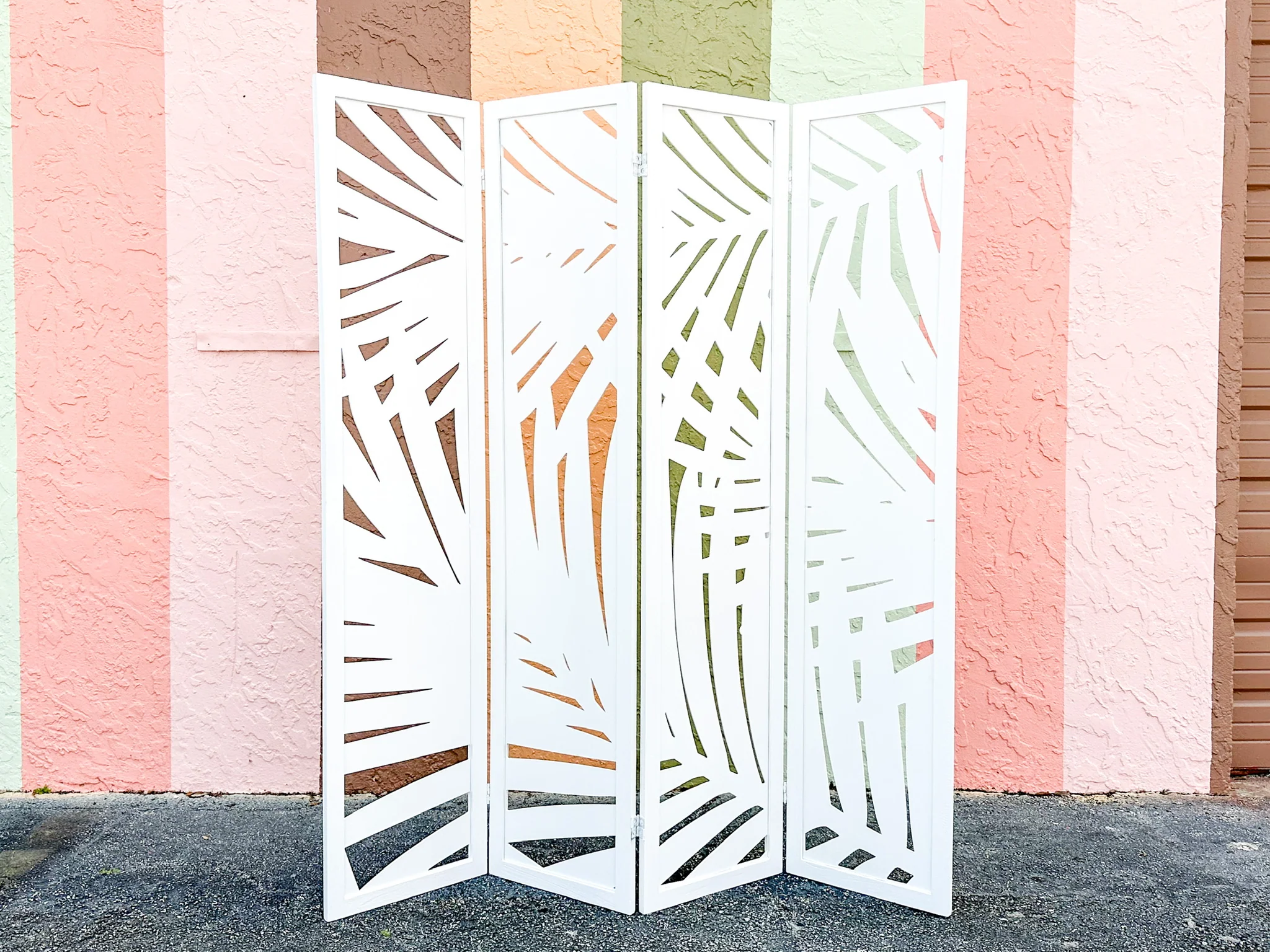 Modern Palm Cut Out Screen