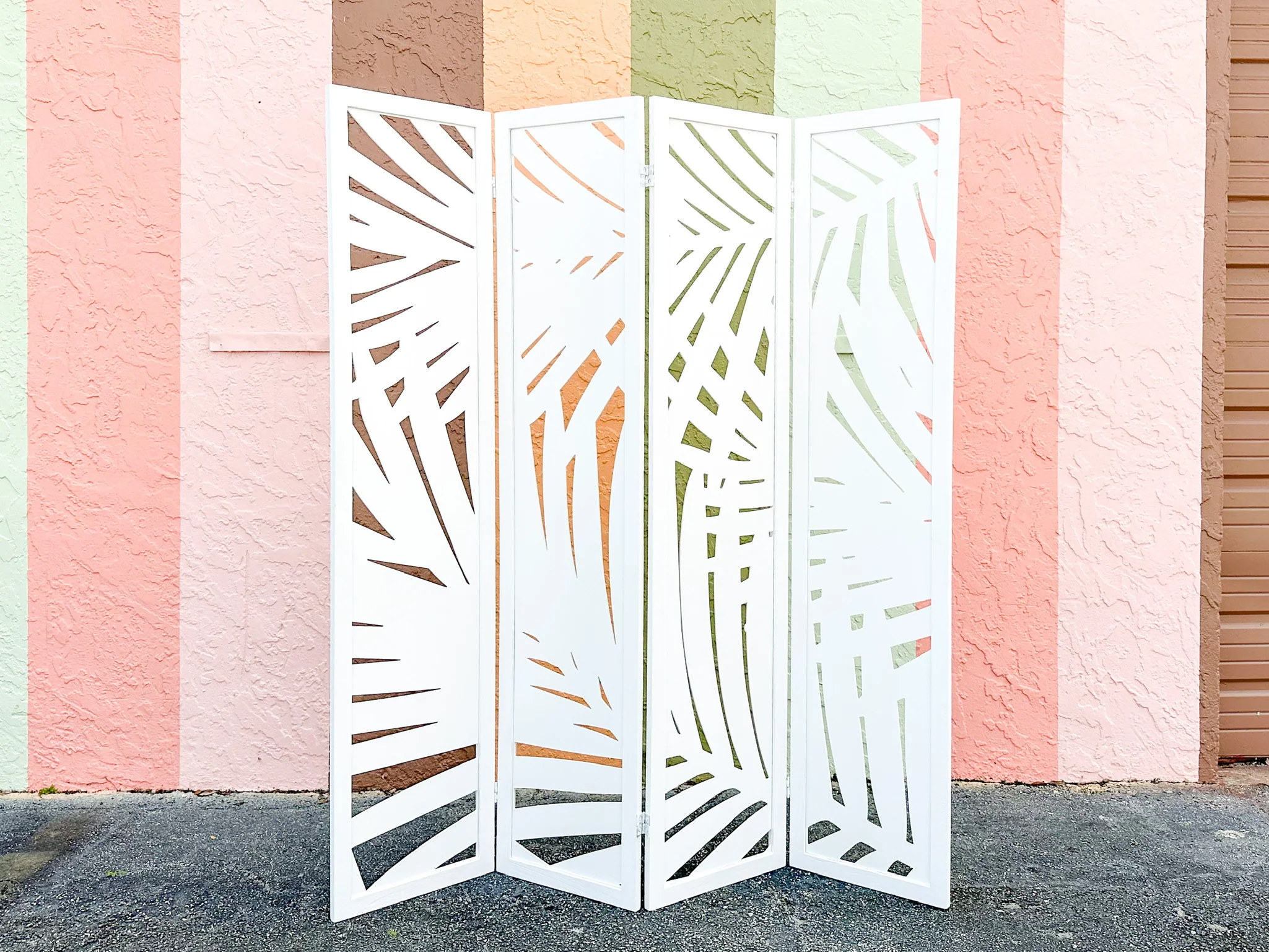 Modern Palm Cut Out Screen - Image 8