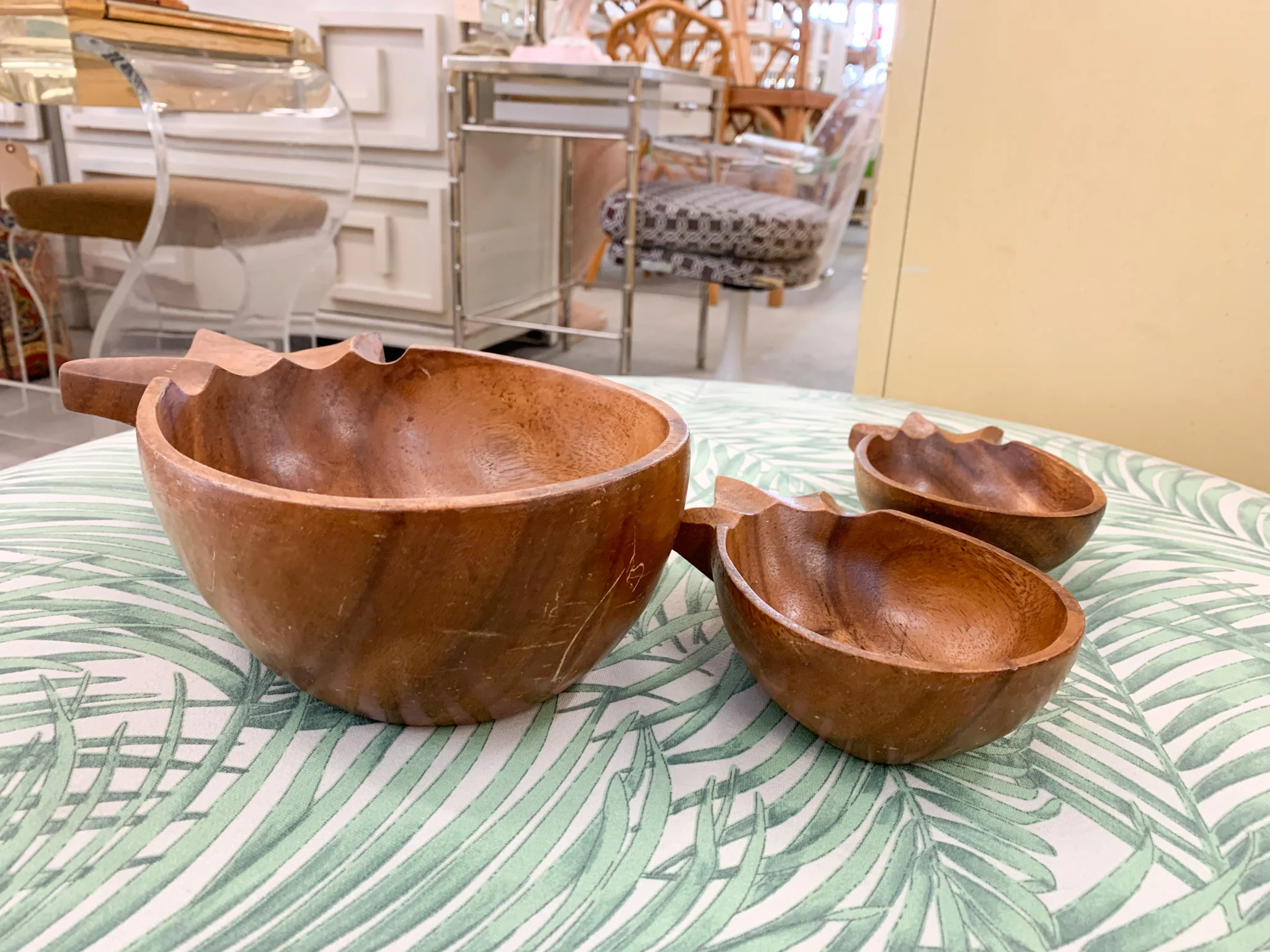 Monkey Pod Trio of Pineapple Bowls - Image 2