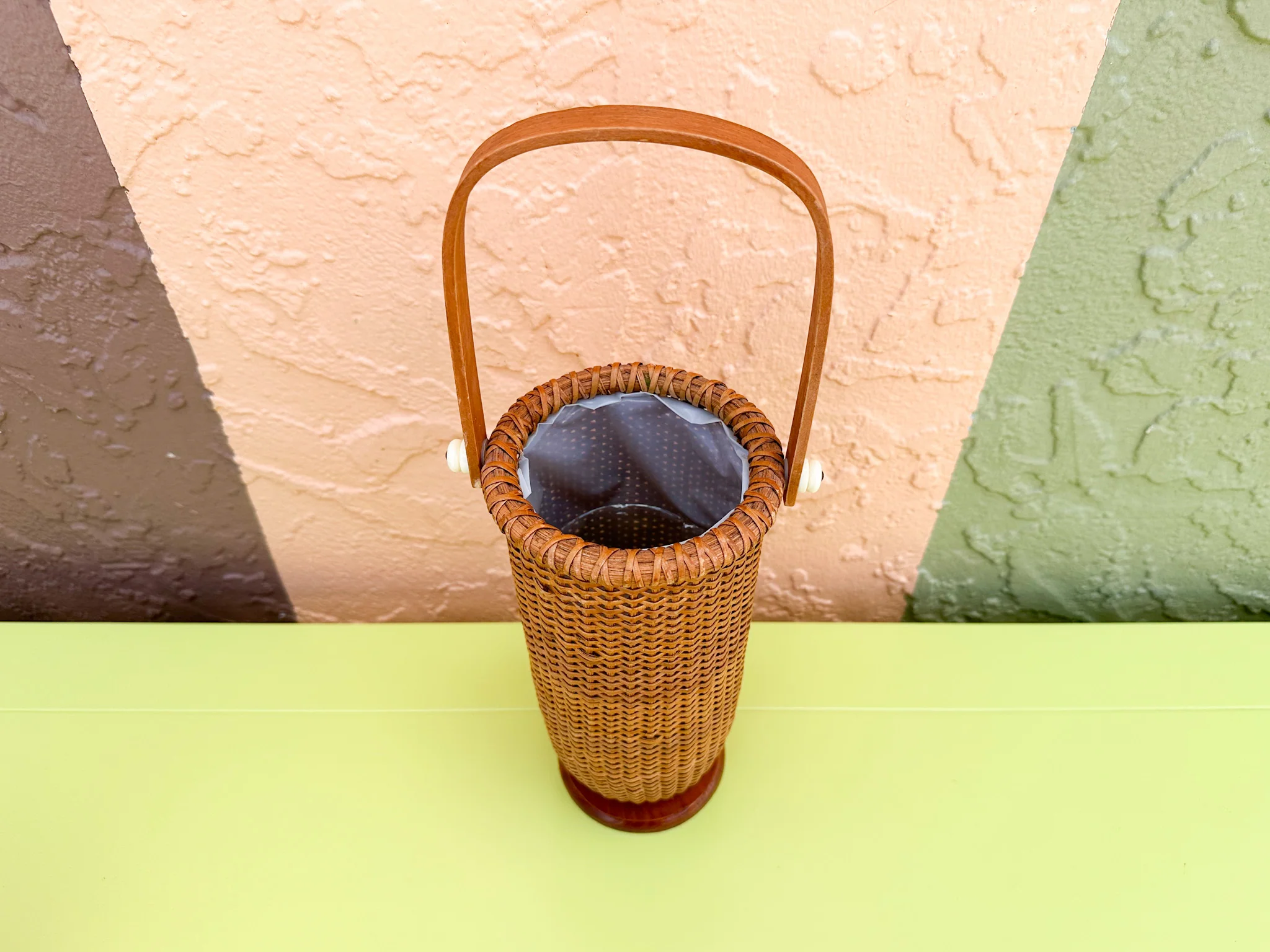 Kips Bay Show House Nantucket Style Wine Caddy - Image 2