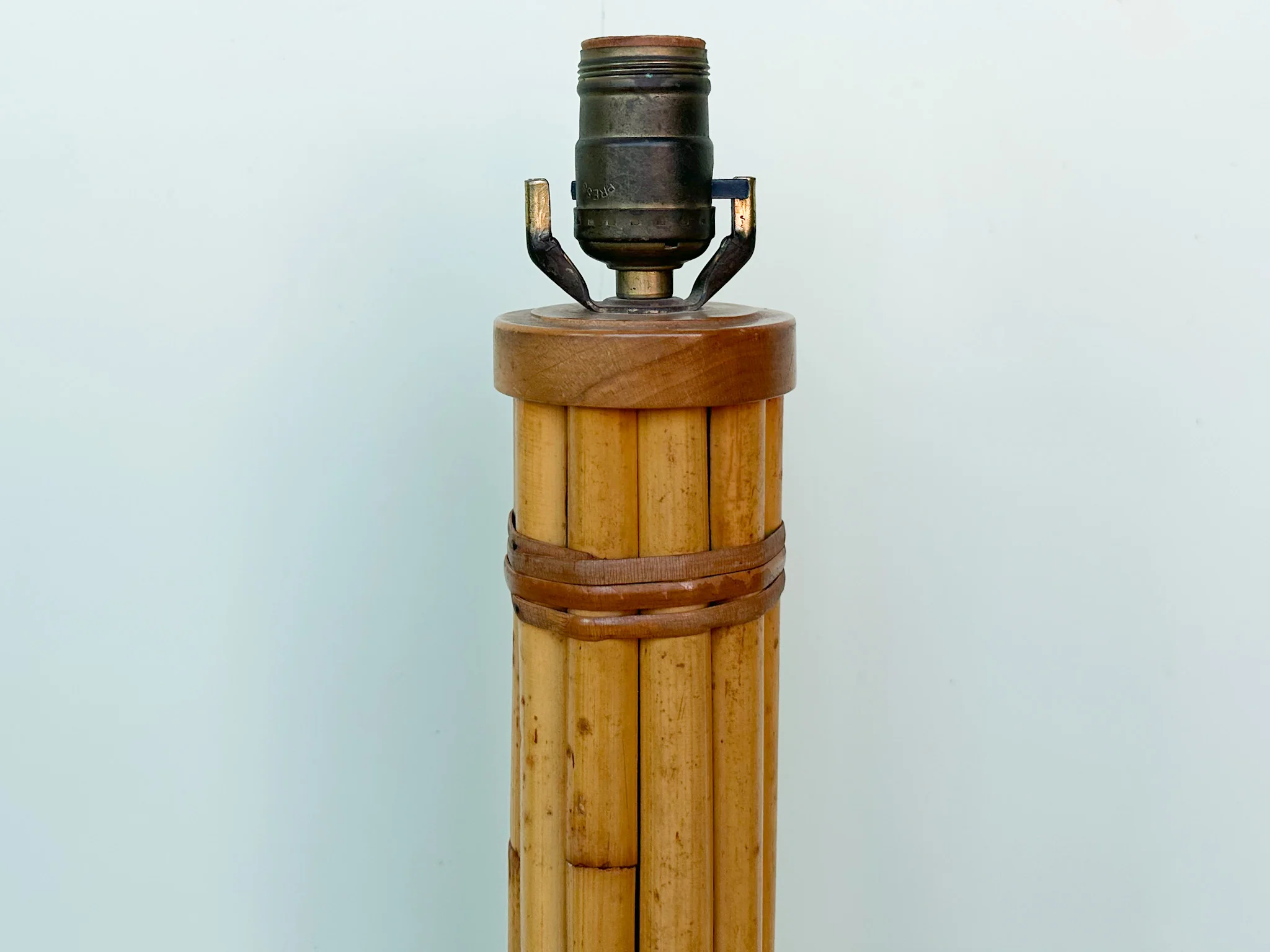 Old Florida Rattan Column Lamp - Image 2