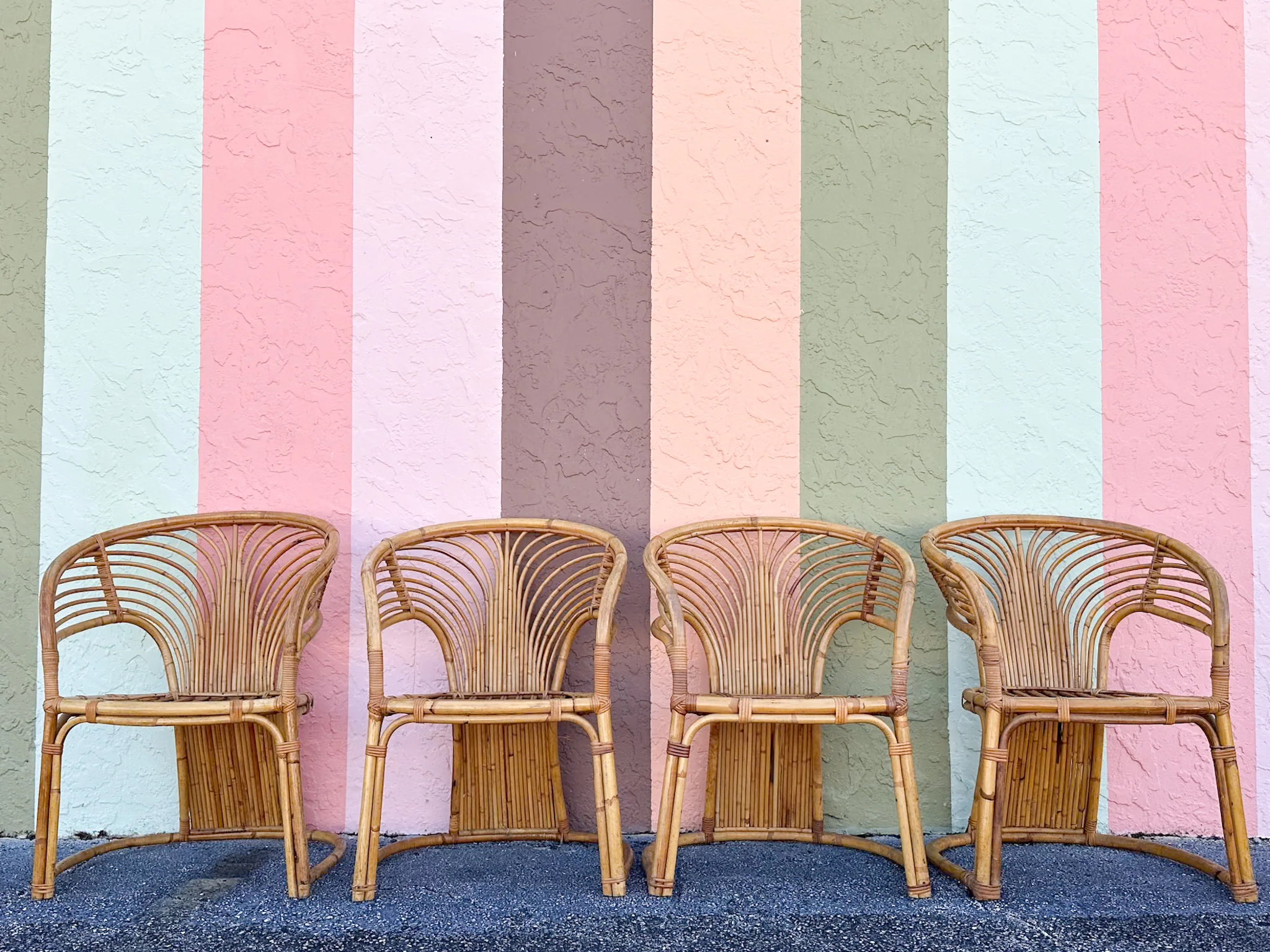 Old Florida Rattan Dining Set - Image 8