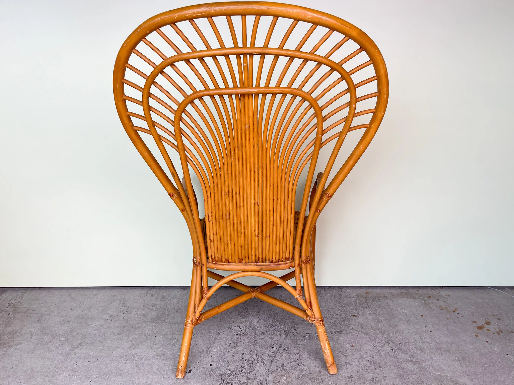 Old Florida Rattan Fan Back Chair - Image 4