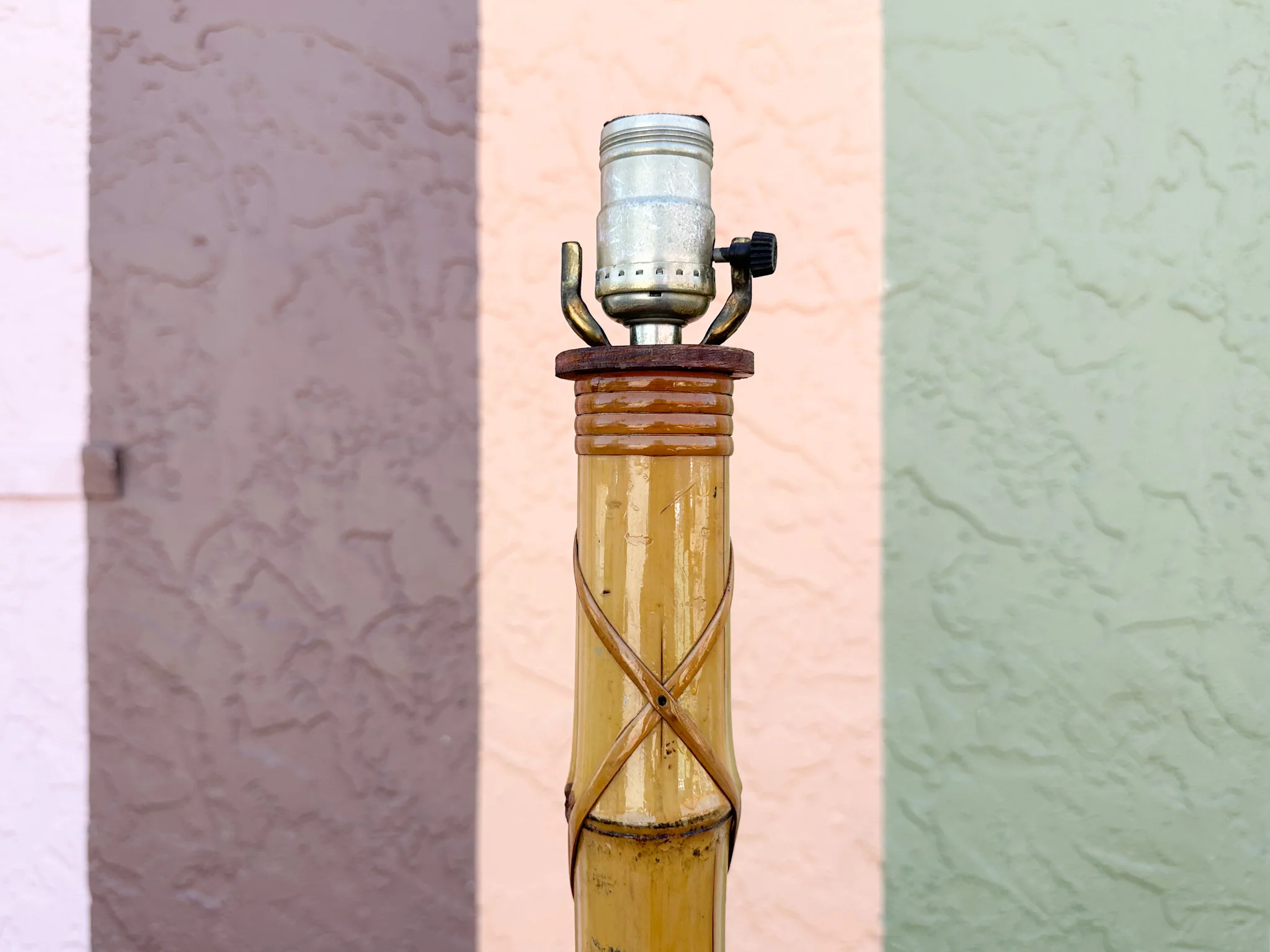 Old Florida Rattan Flower Holder Floor Lamp - Image 10