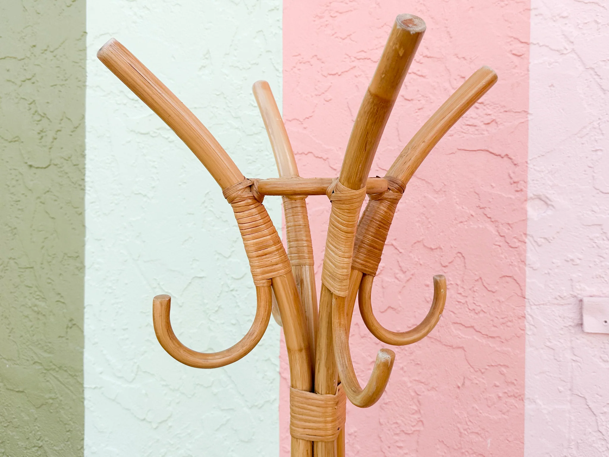 Old Florida Rattan Hat Rack - Image 3