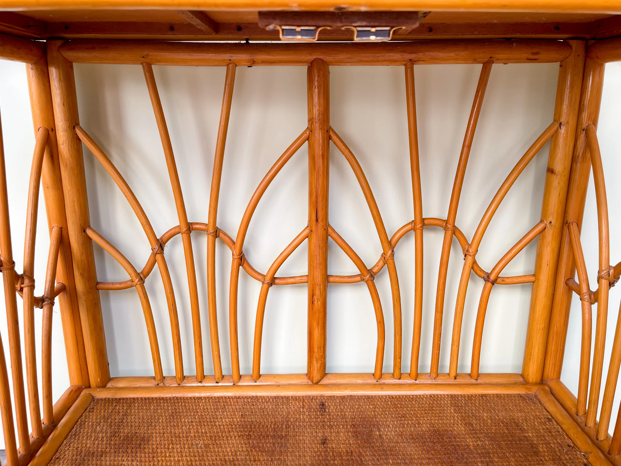 Old Florida Rattan Server - Image 4