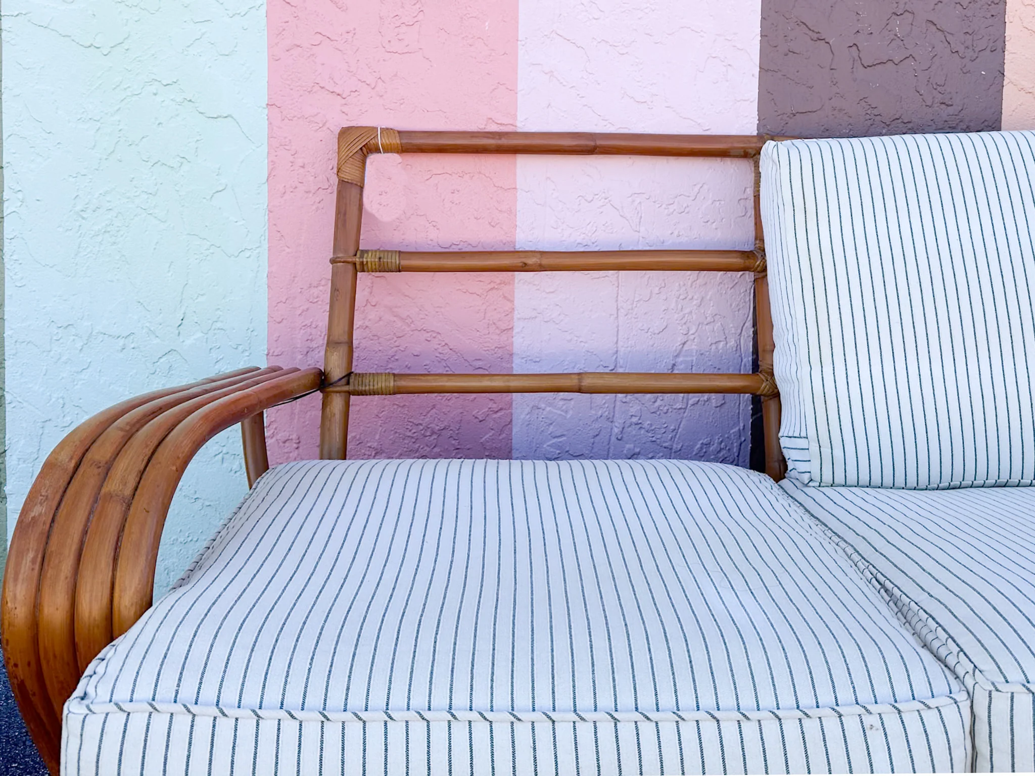 Old Florida Rattan Sofa - Image 13