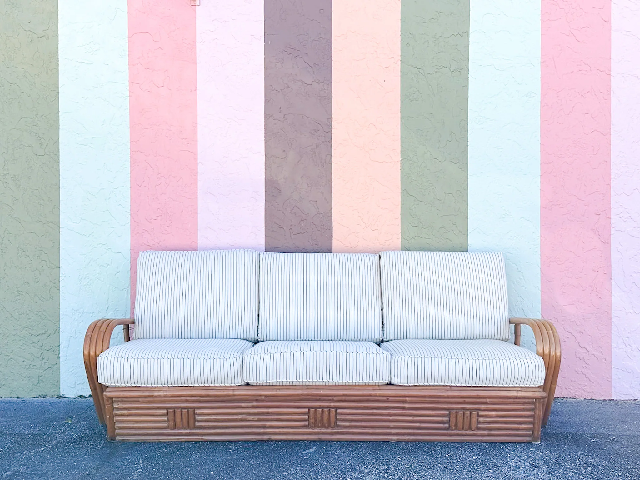 Old Florida Rattan Sofa - Image 16