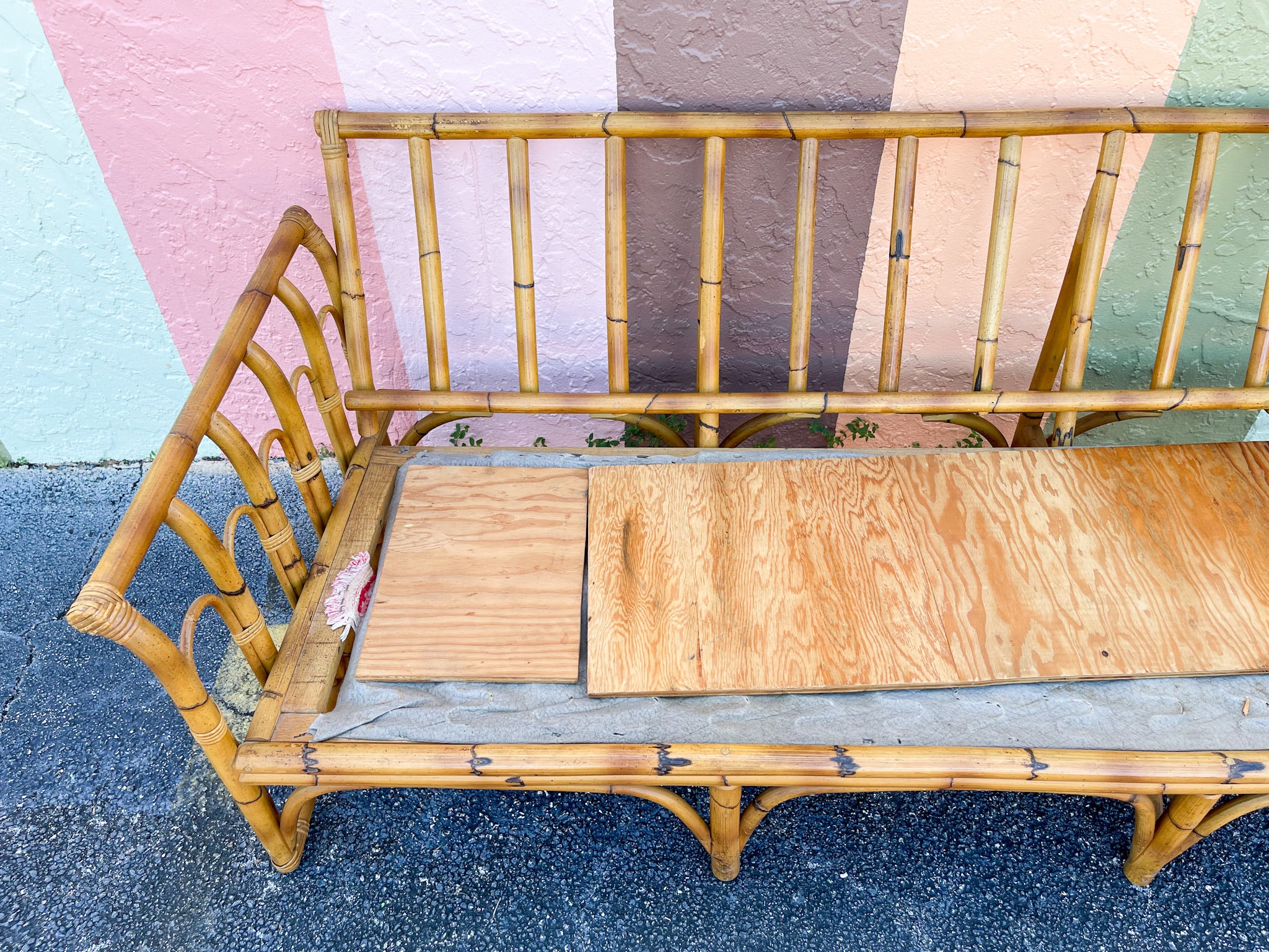 Old Florida Rattan Sofa - Image 5