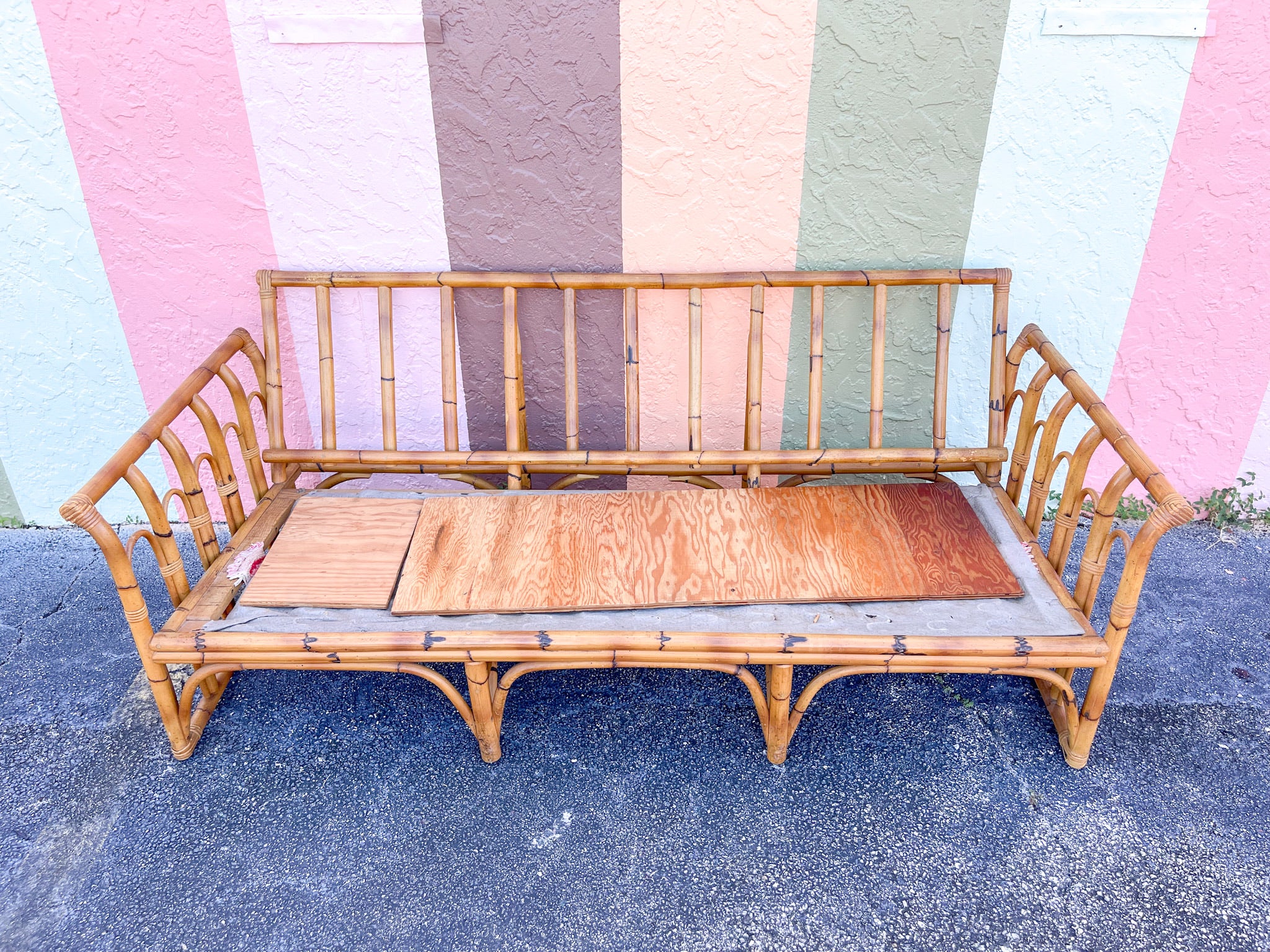 Old Florida Rattan Sofa - Image 6