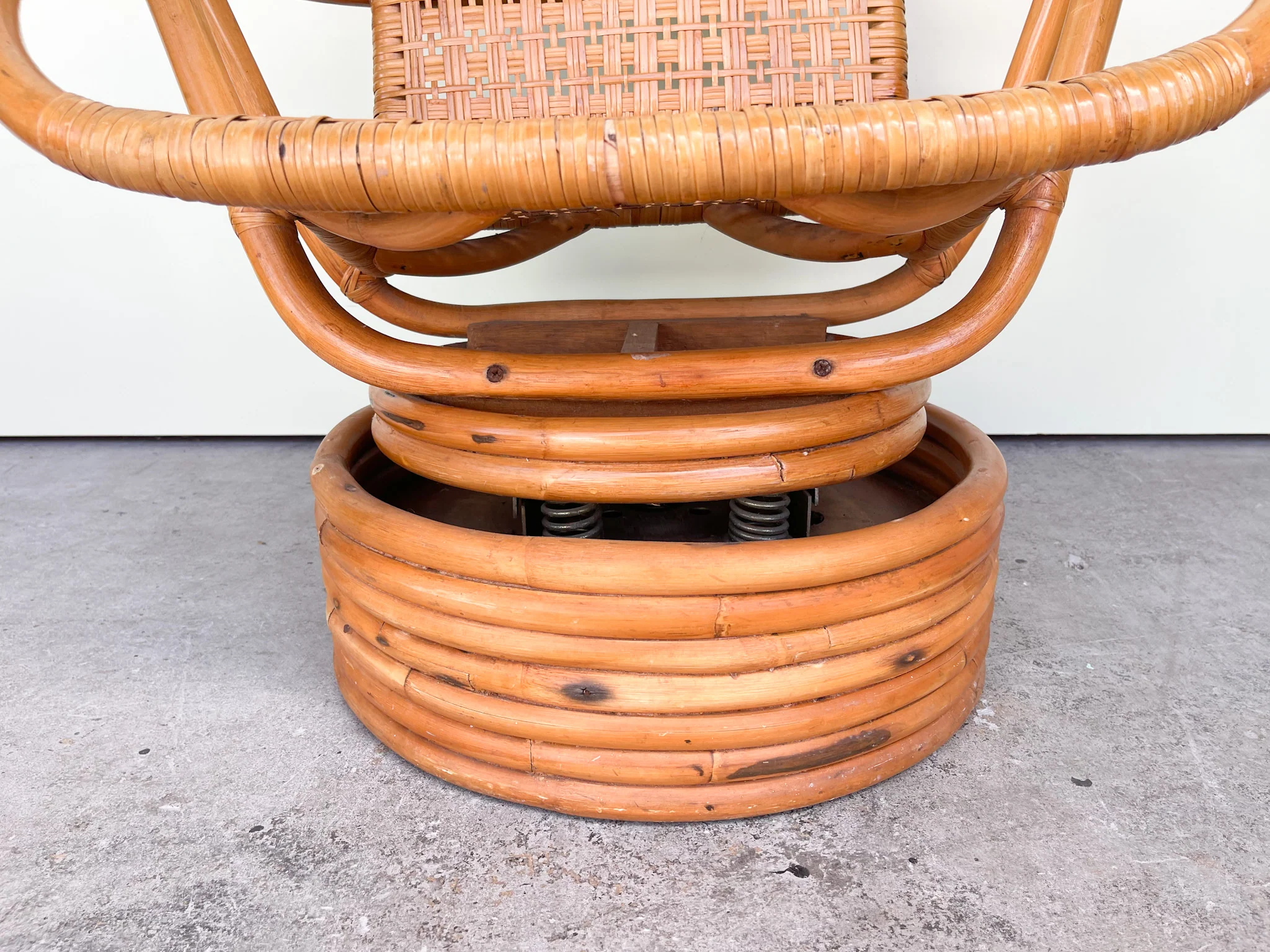 Old Florida Style Rattan Swivel Chair - Image 8
