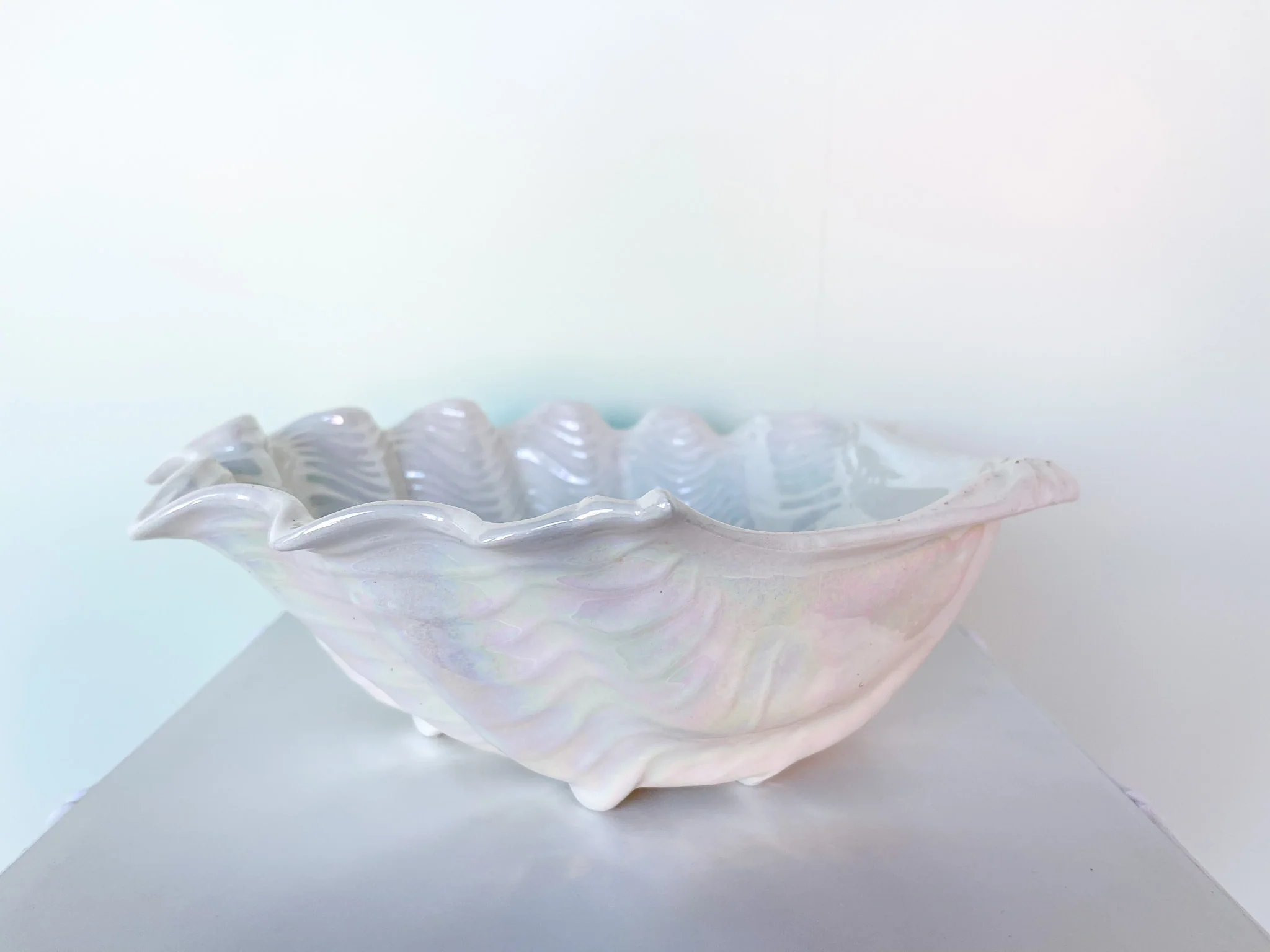 Opalescent Clam Shell Dish - Image 4