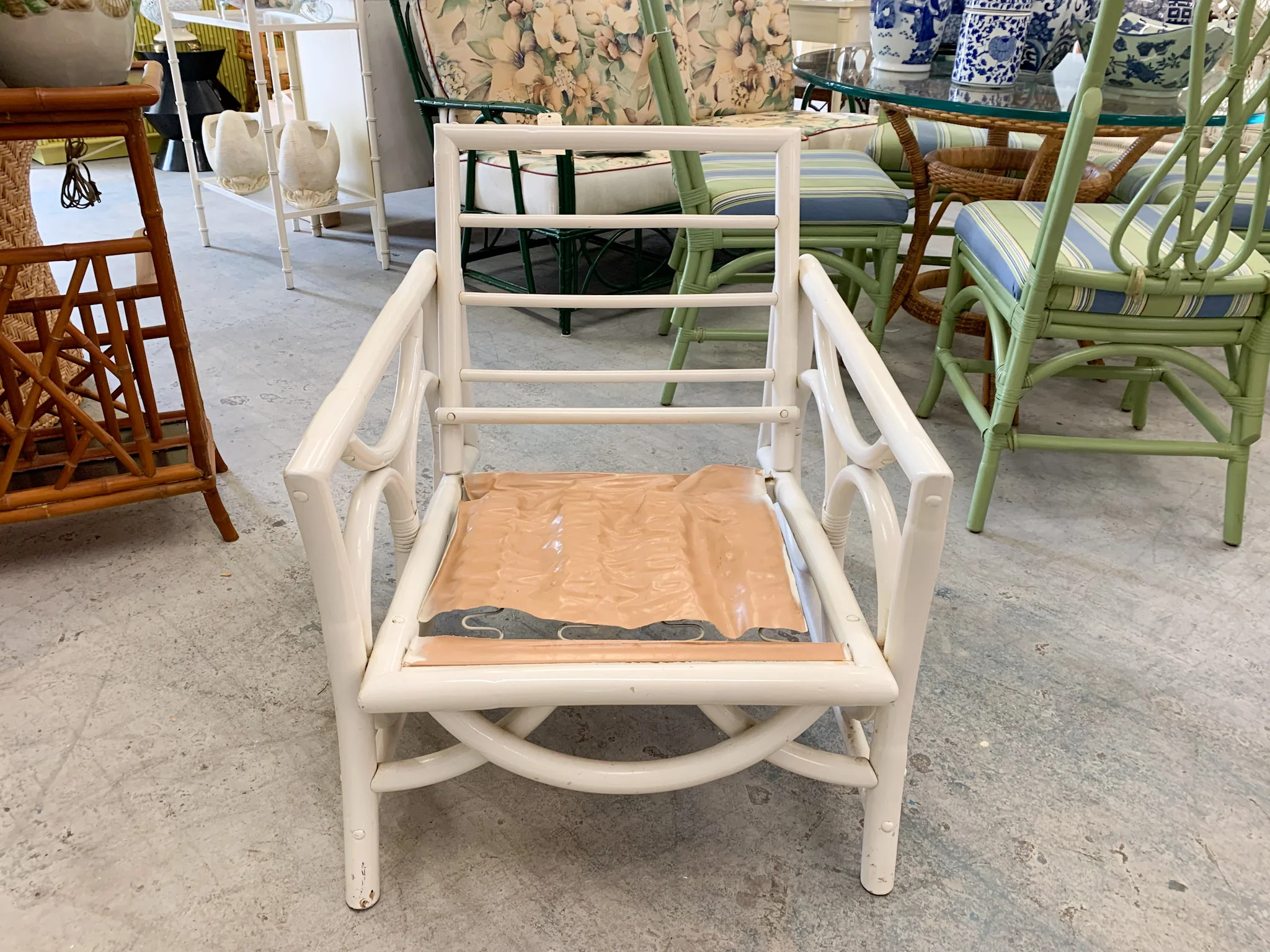 Pair of 50’s Chic Circle Lounge Chairs - Image 3