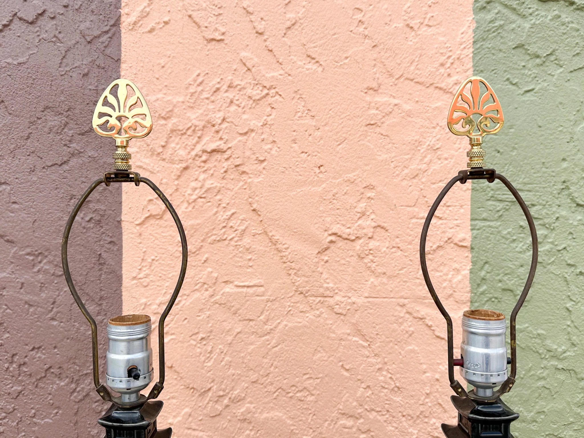 Pair of 1950s Dragon and Pagoda Lamps - Image 2