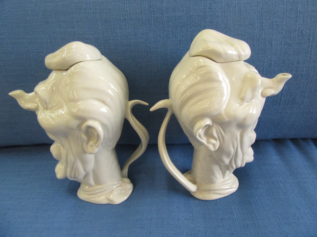 Pair of Ceramic Hall Reagan Mugs - Image 4