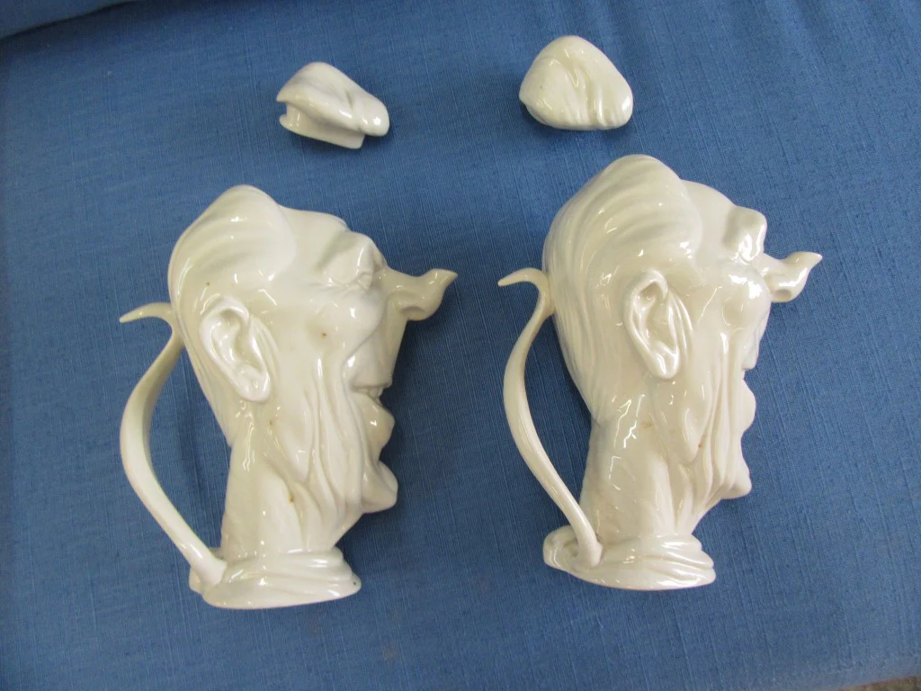 Pair of Ceramic Hall Reagan Mugs - Image 7