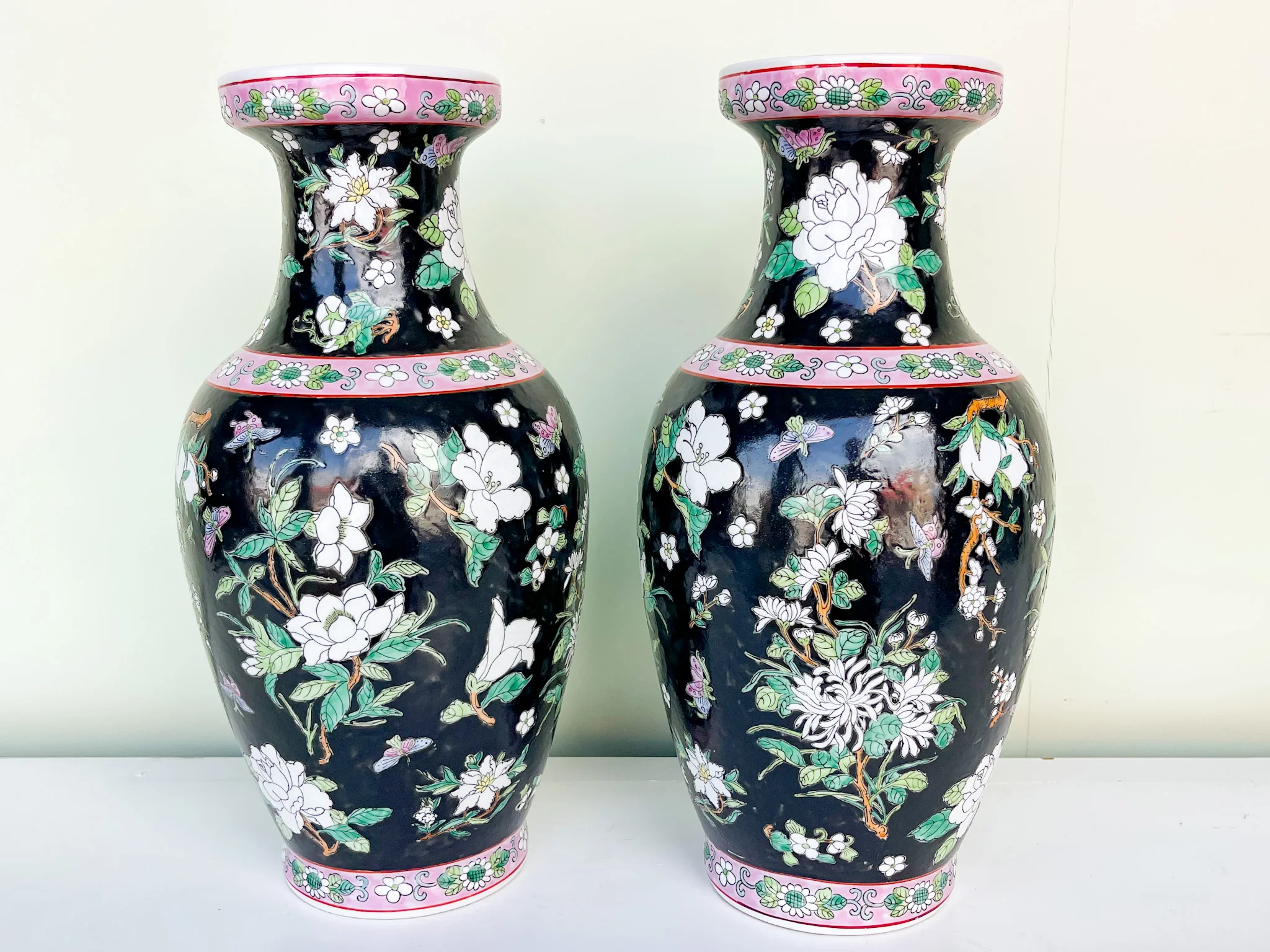 Pair of Chic Chinoiserie Vases - Image 6