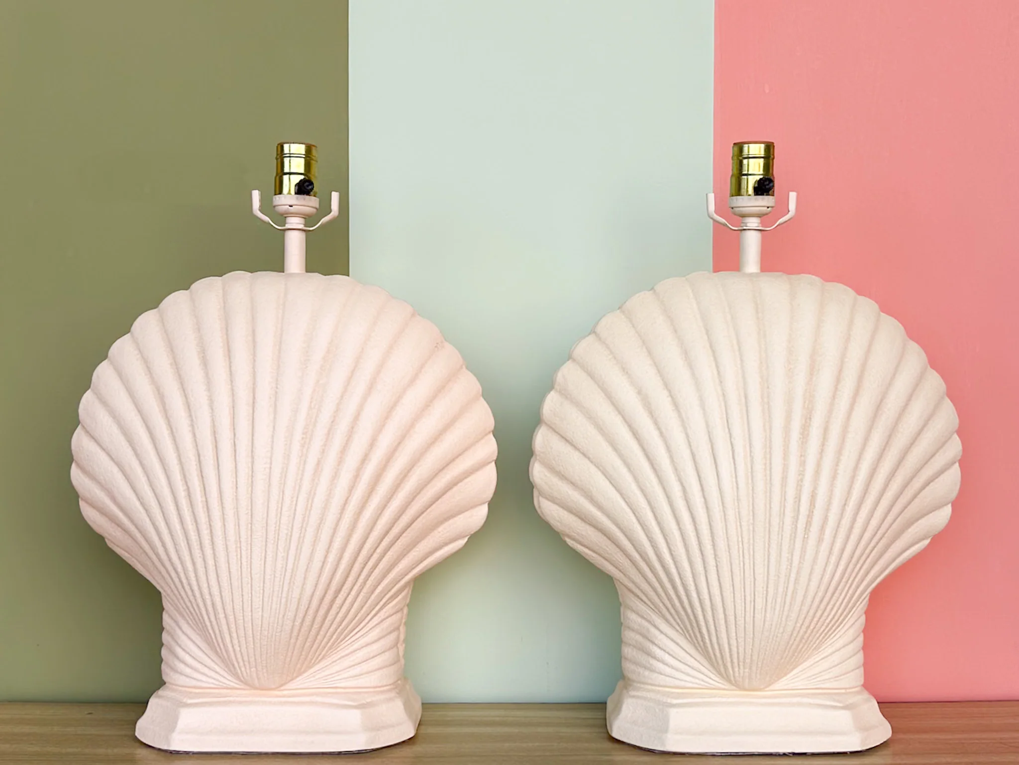 Pair of Clam Shell Lamps - Image 2