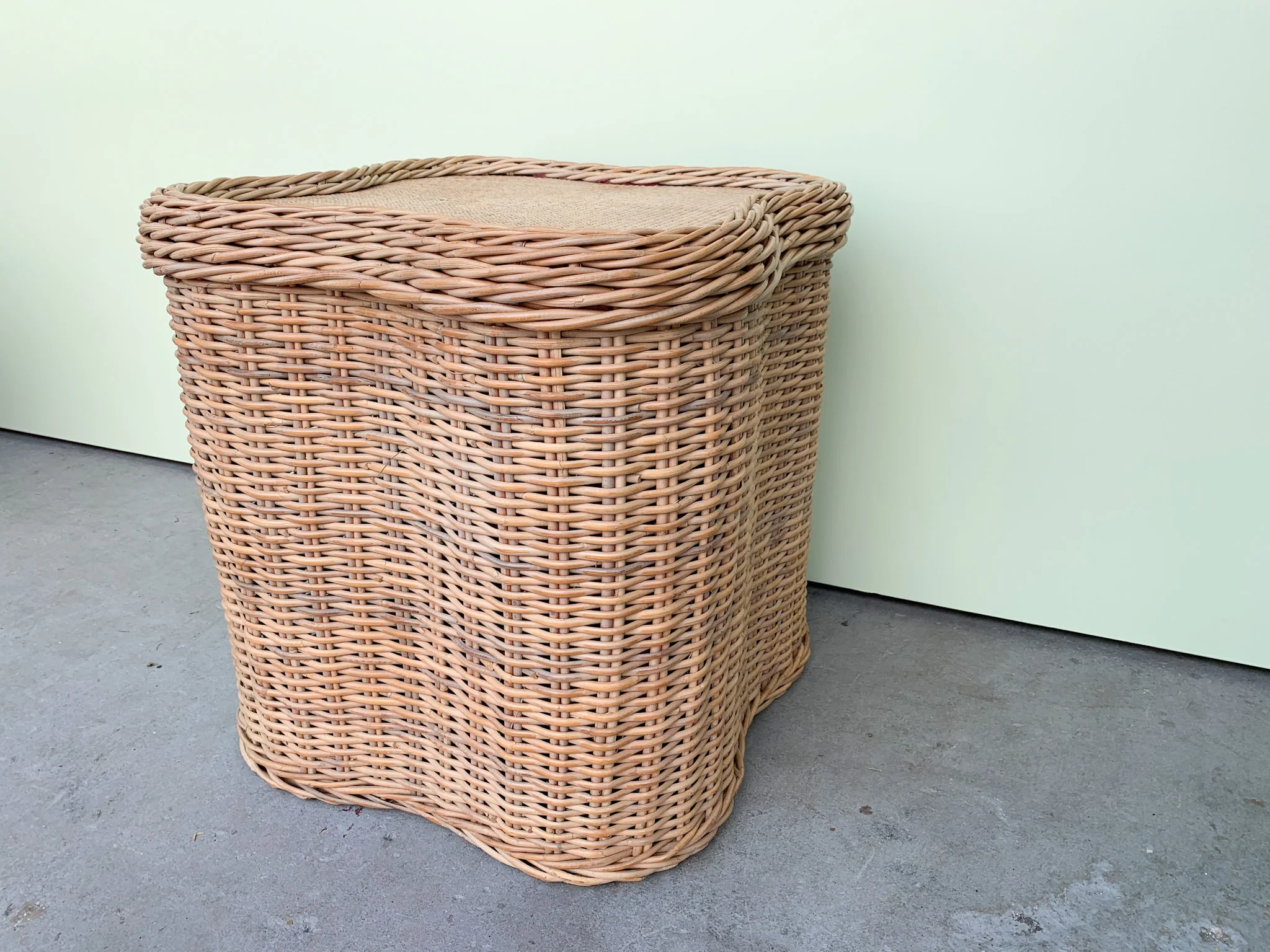Pair of Clover Wicker End Tables - Image 5