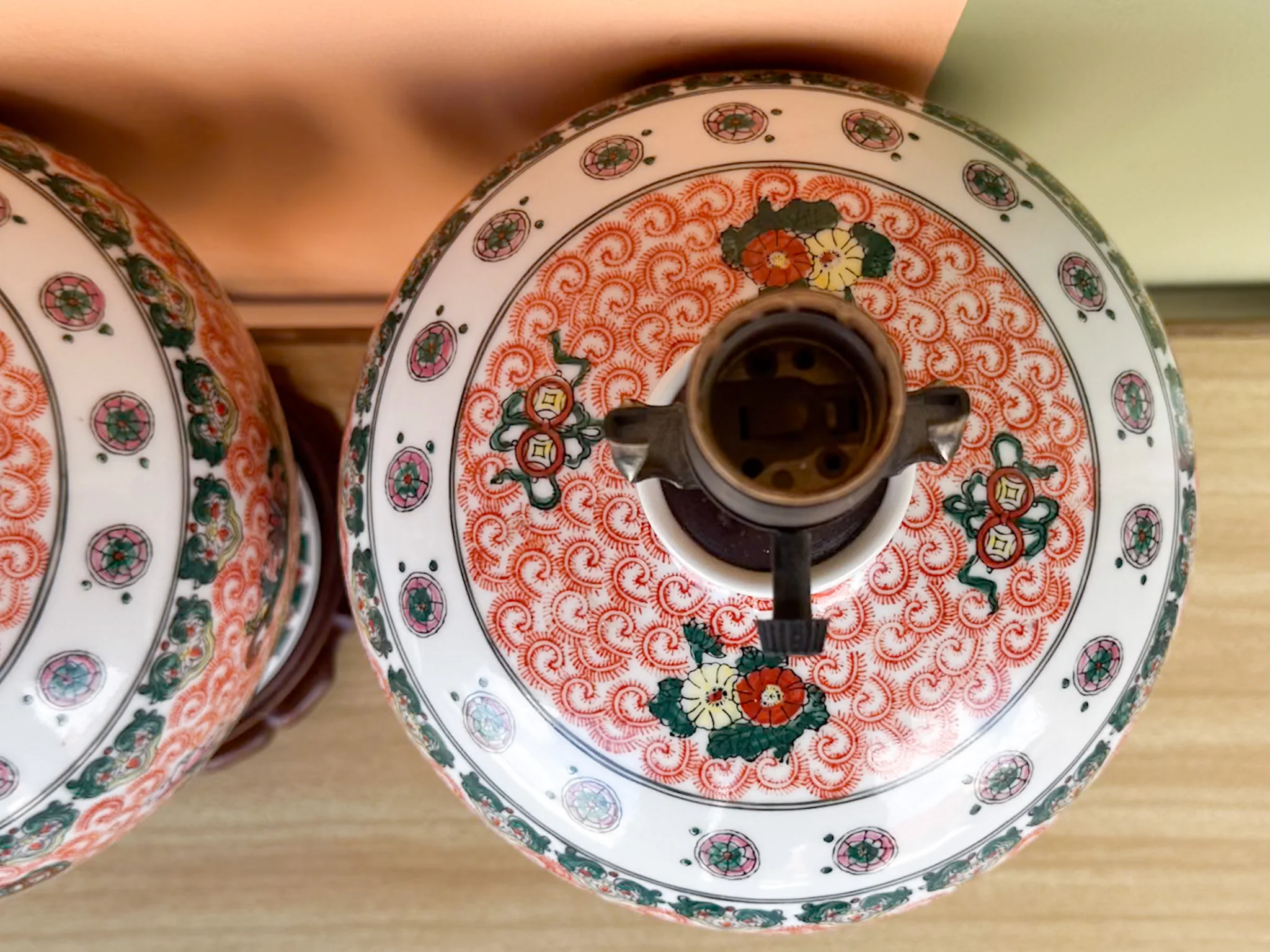 Pair of Coral Chinoiserie Lamps - Image 7