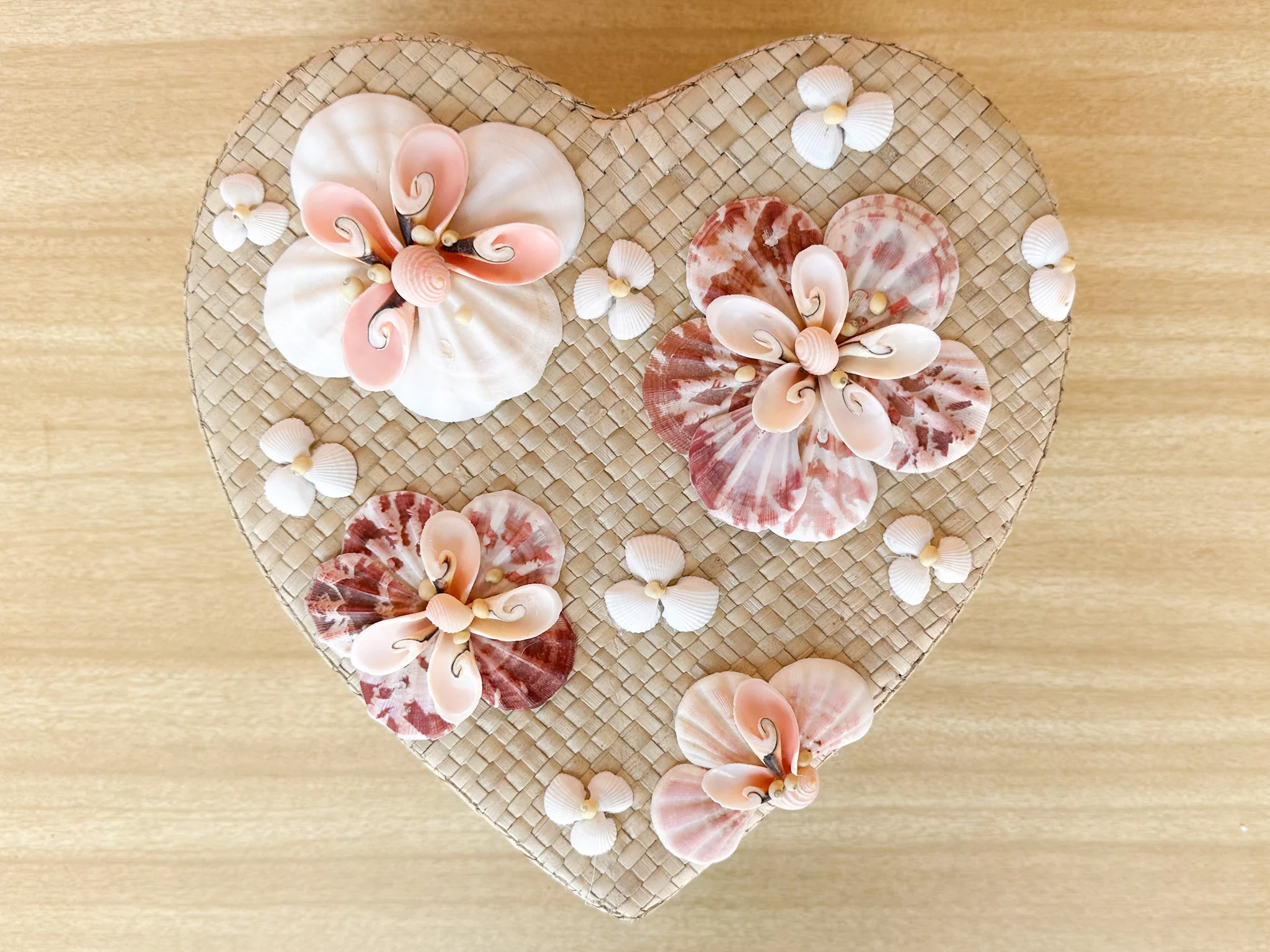 Pair of Heart Shaped Shell Boxes - Image 3