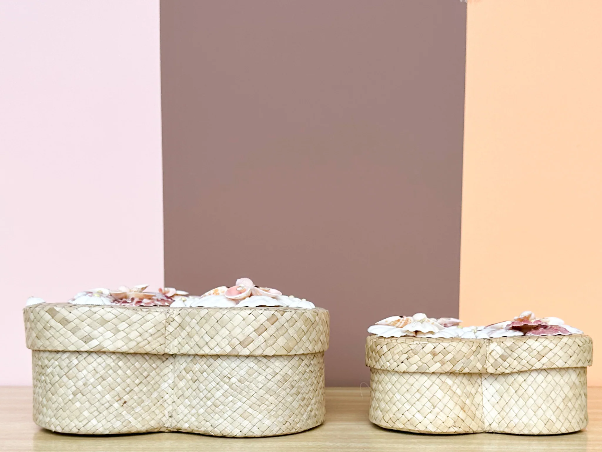Pair of Heart Shaped Shell Boxes - Image 8