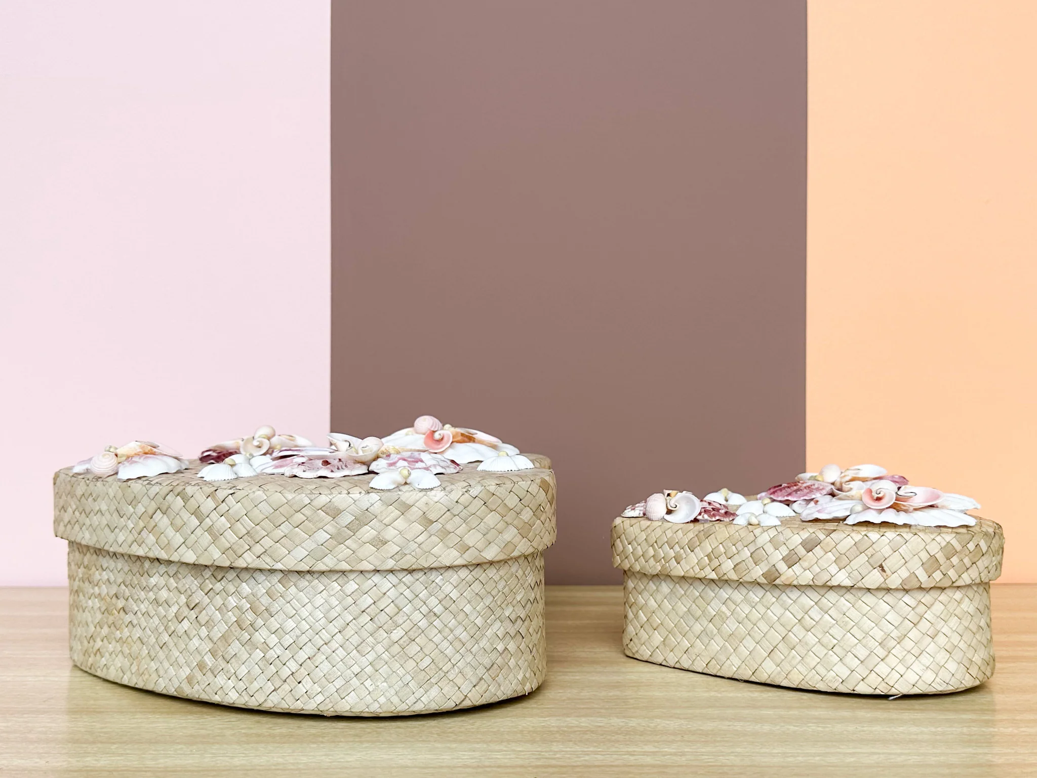 Pair of Heart Shaped Shell Boxes - Image 9