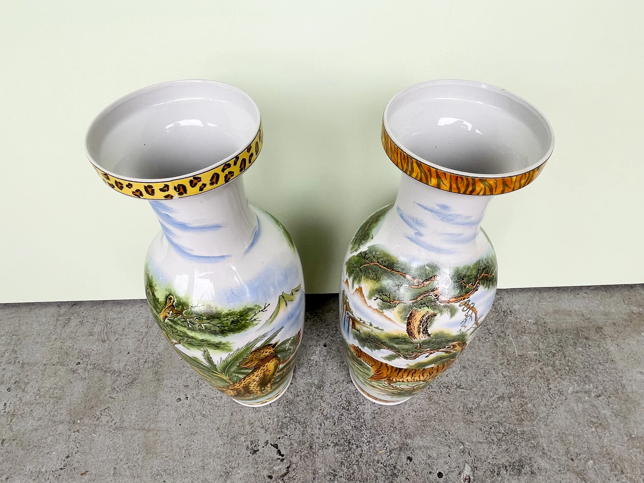 Pair of Large Safari Vases - Image 5