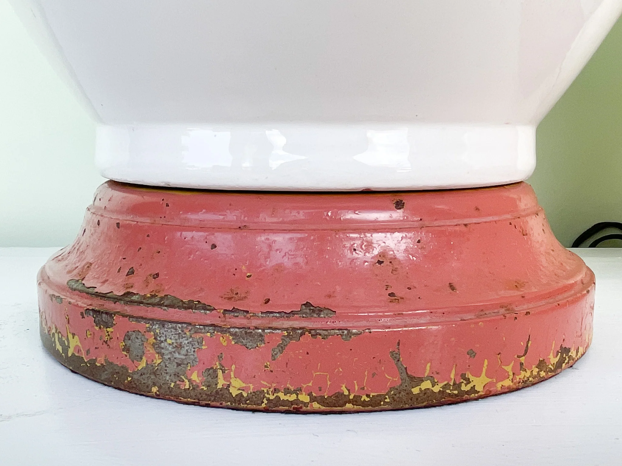 Warehouse Wednesday Sale: Pair of Large White Ceramic Ginger Jar Lamps - Image 5