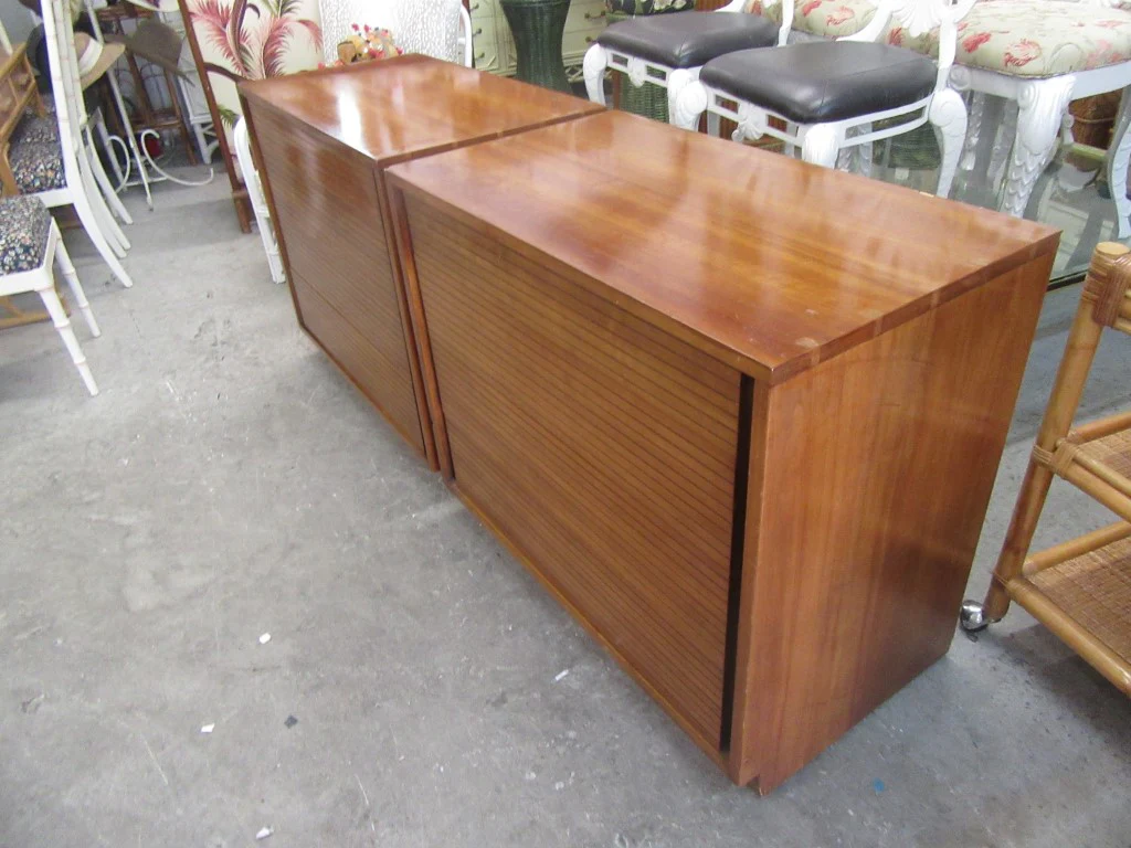Pair of MCM Henredon Bachelor Chests - Image 3