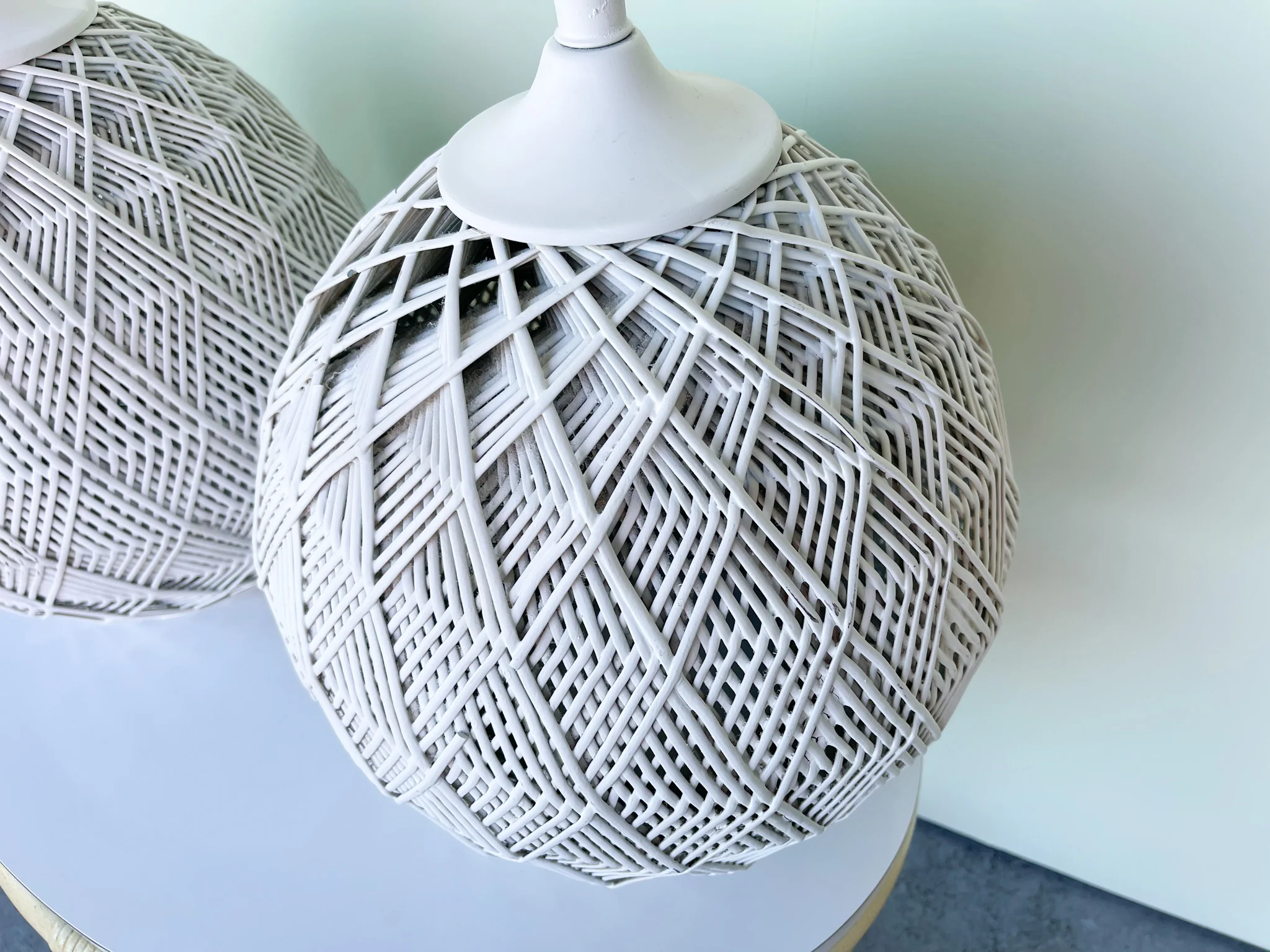 Pair of MCM Webspun Lamps - Image 4