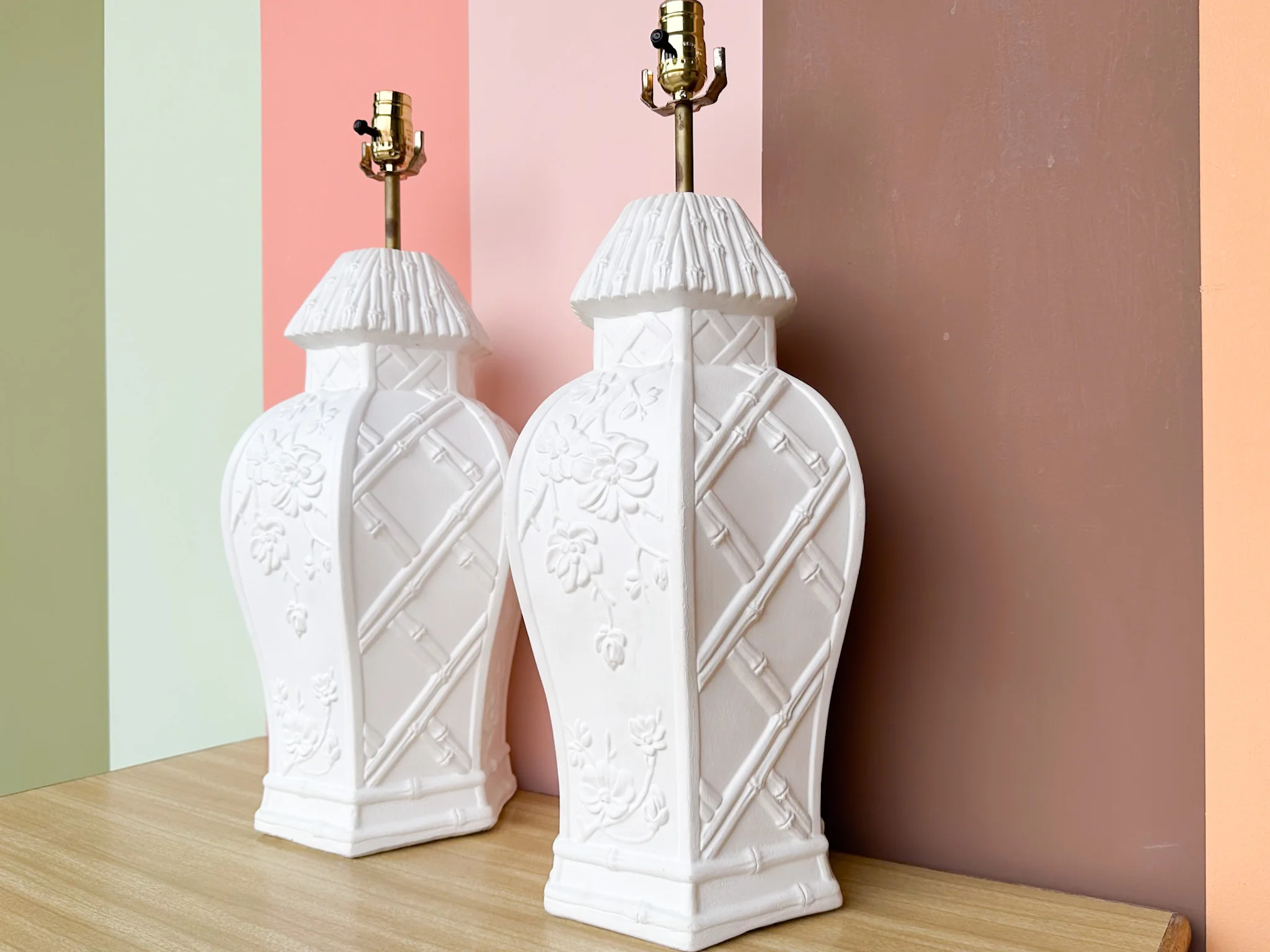 Pair of Painted White Chinoiserie Lamps - Image 3