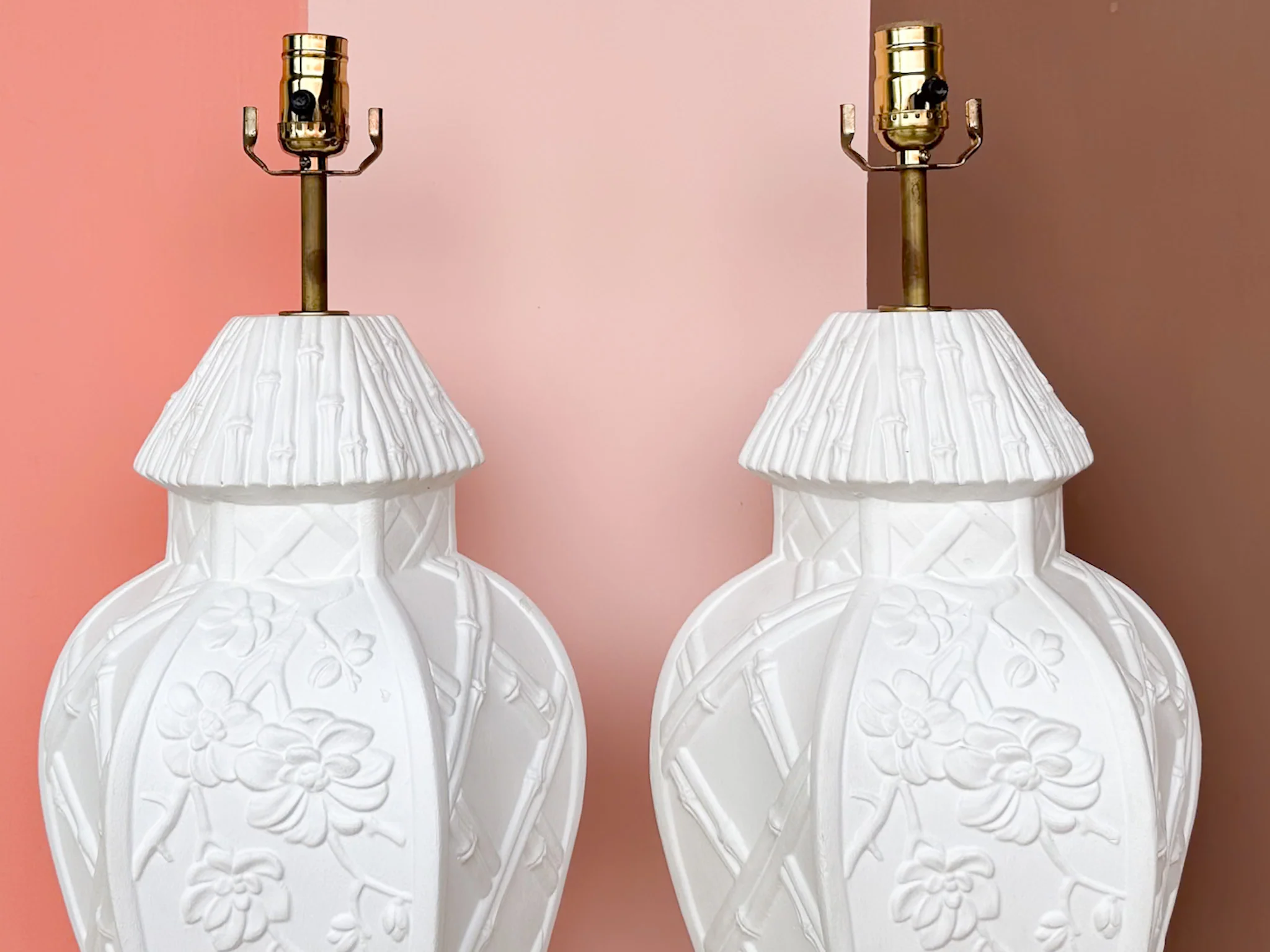 Pair of Painted White Chinoiserie Lamps - Image 5