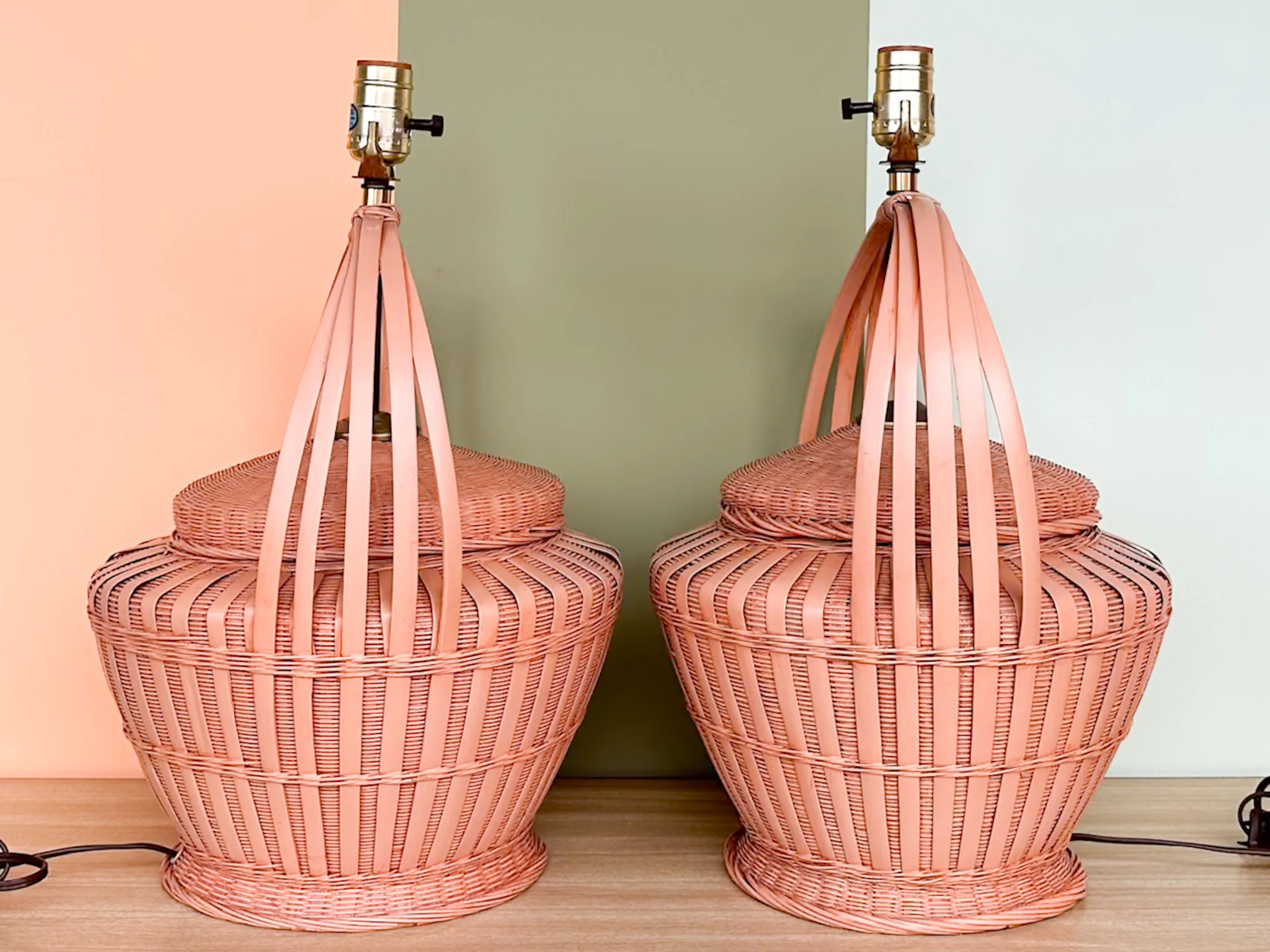 Pair of Peach Basket Lamps - Image 4