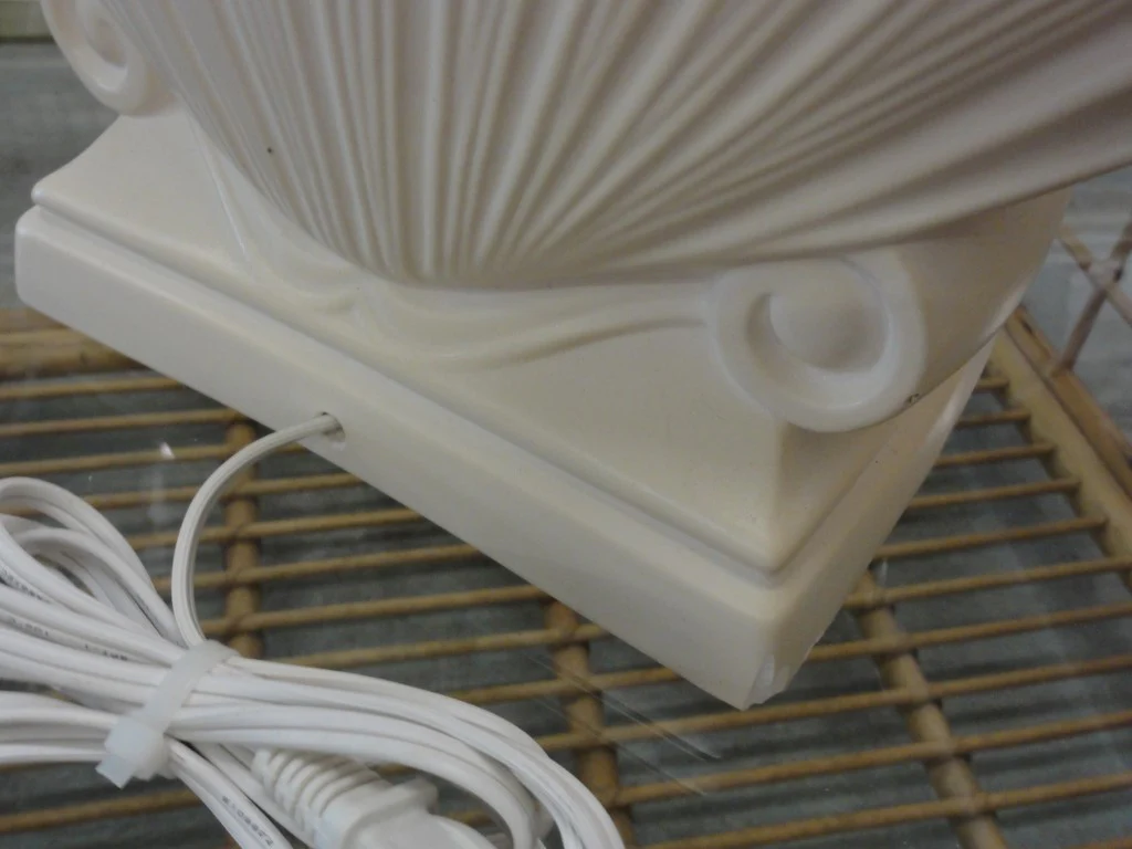 Pair of Plaster Clam Shell Lamps - Image 4