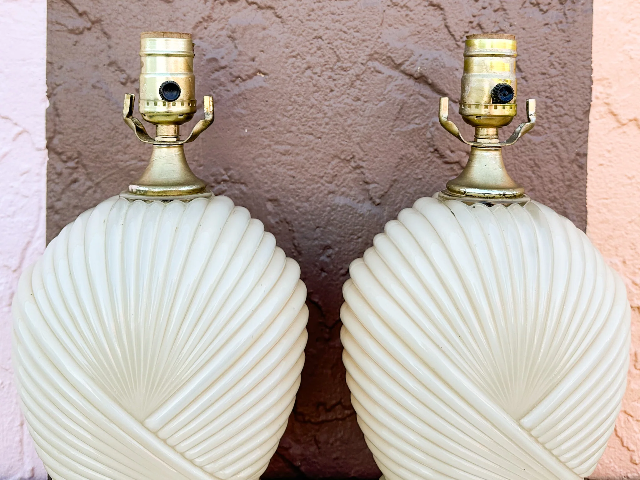 Pair of Pretty Cream Glass Lamps - Image 2