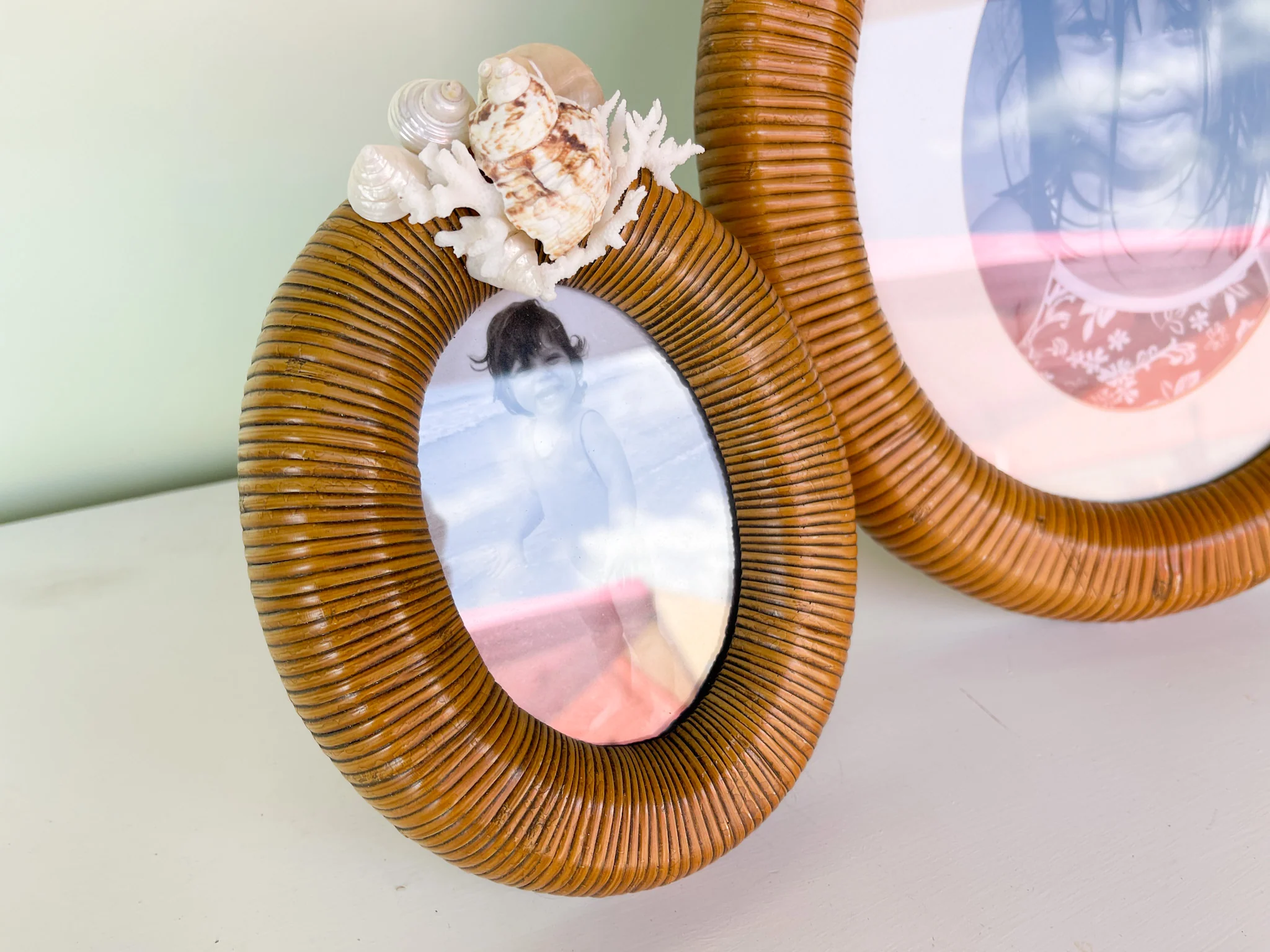 Pair of Rattan and Shell Vintage Frames - Image 2