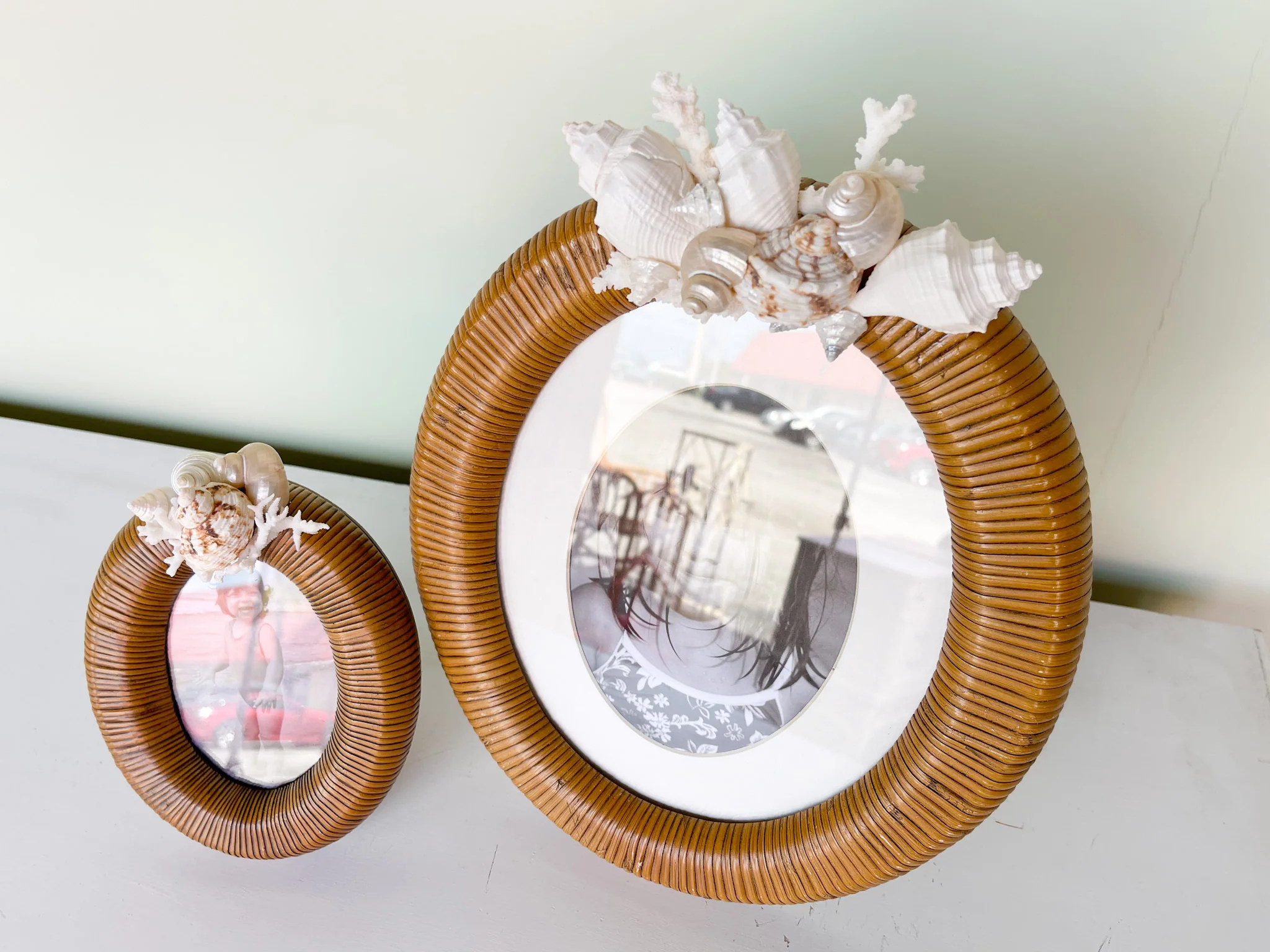 Pair of Rattan and Shell Vintage Frames - Image 5