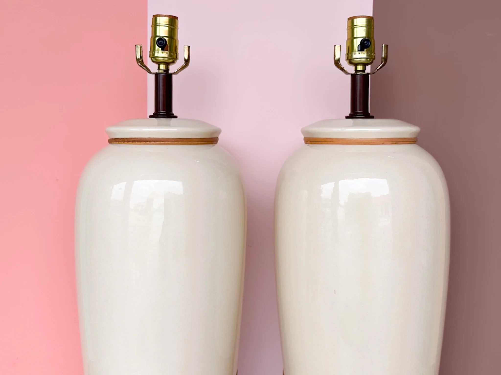 Pair of Rattan Wrapped Ceramic Lamps - Image 4