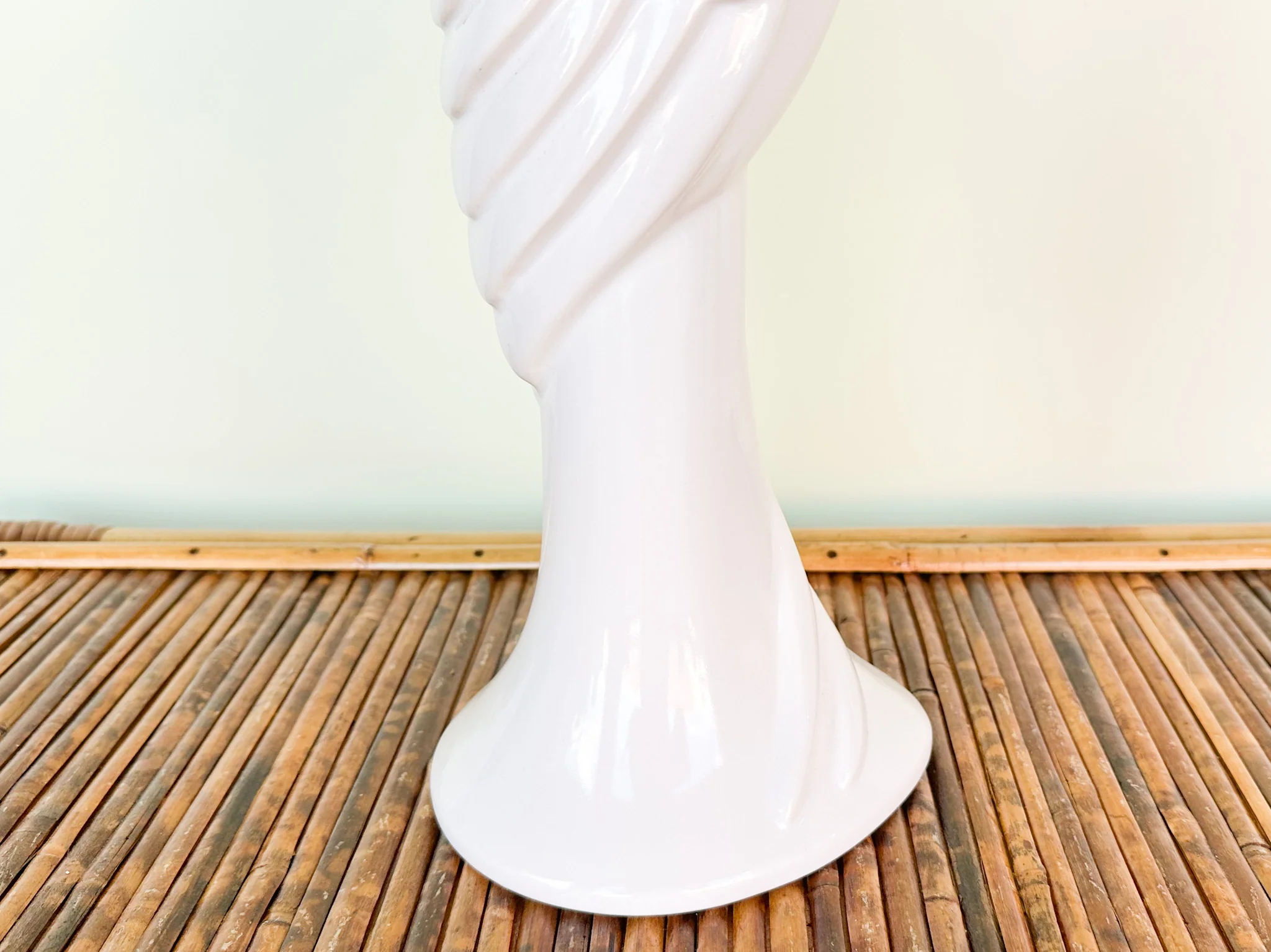 Palm Beach Chic Haeger Ceramic Parrot - Image 8