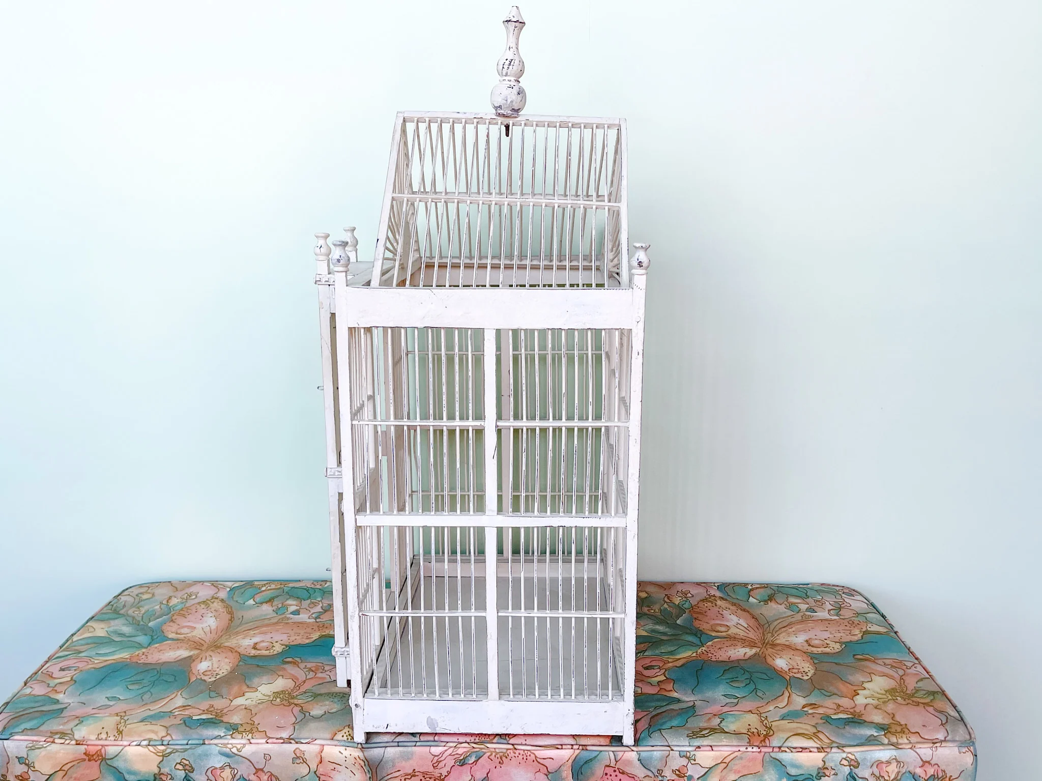 Palm Beach Chic Wood Bird Cage - Image 3