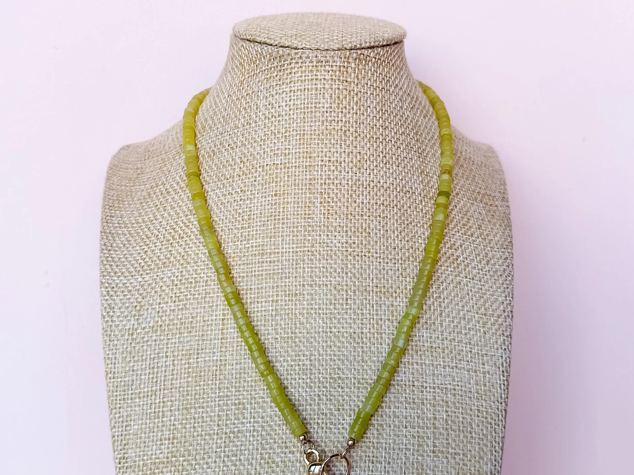 Palm Beach Regency Shell and Gemstone Necklace - Citron Jade - Image 3