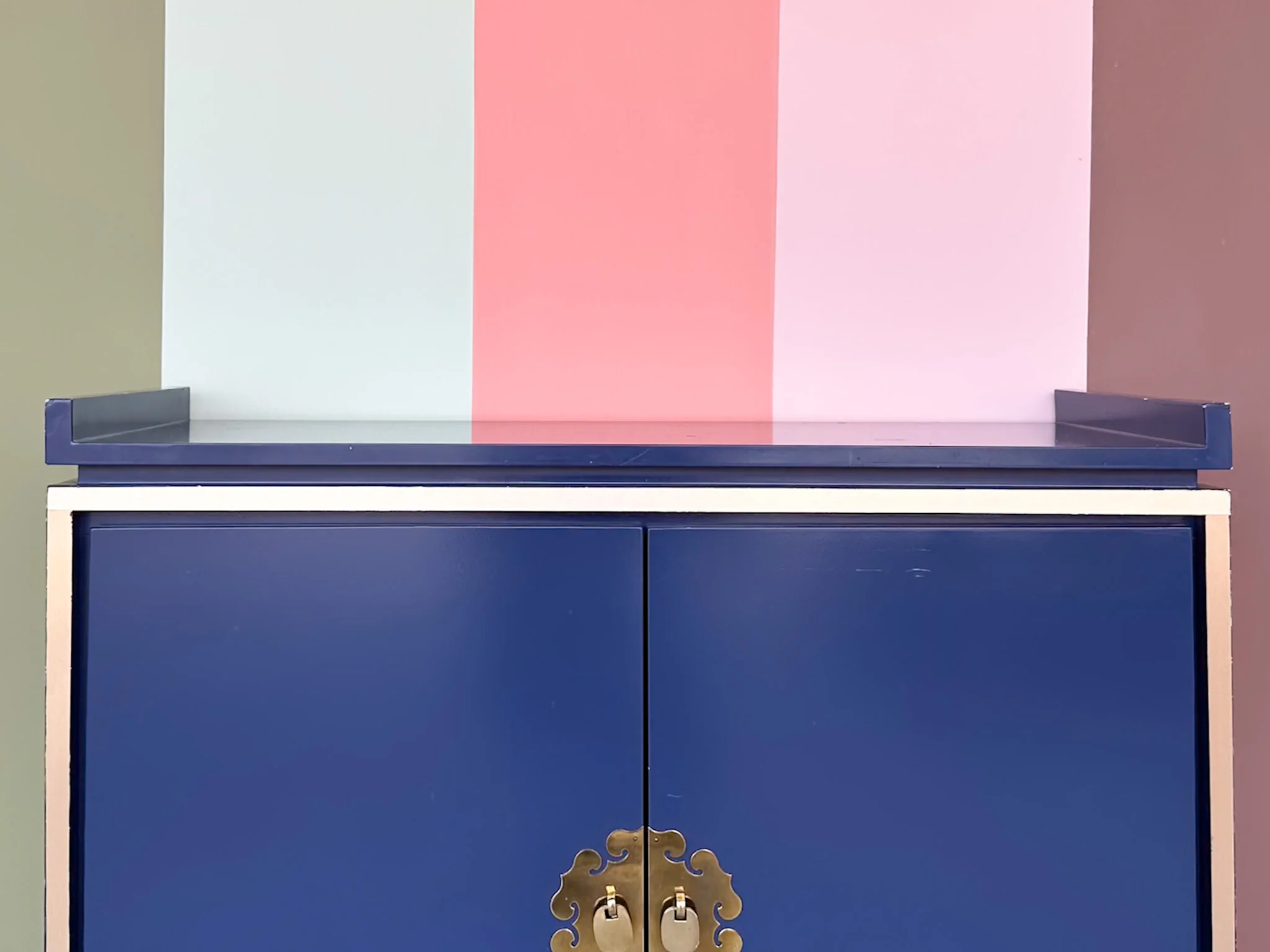 Periwinkle Chinoiserie Style Server - Image 3