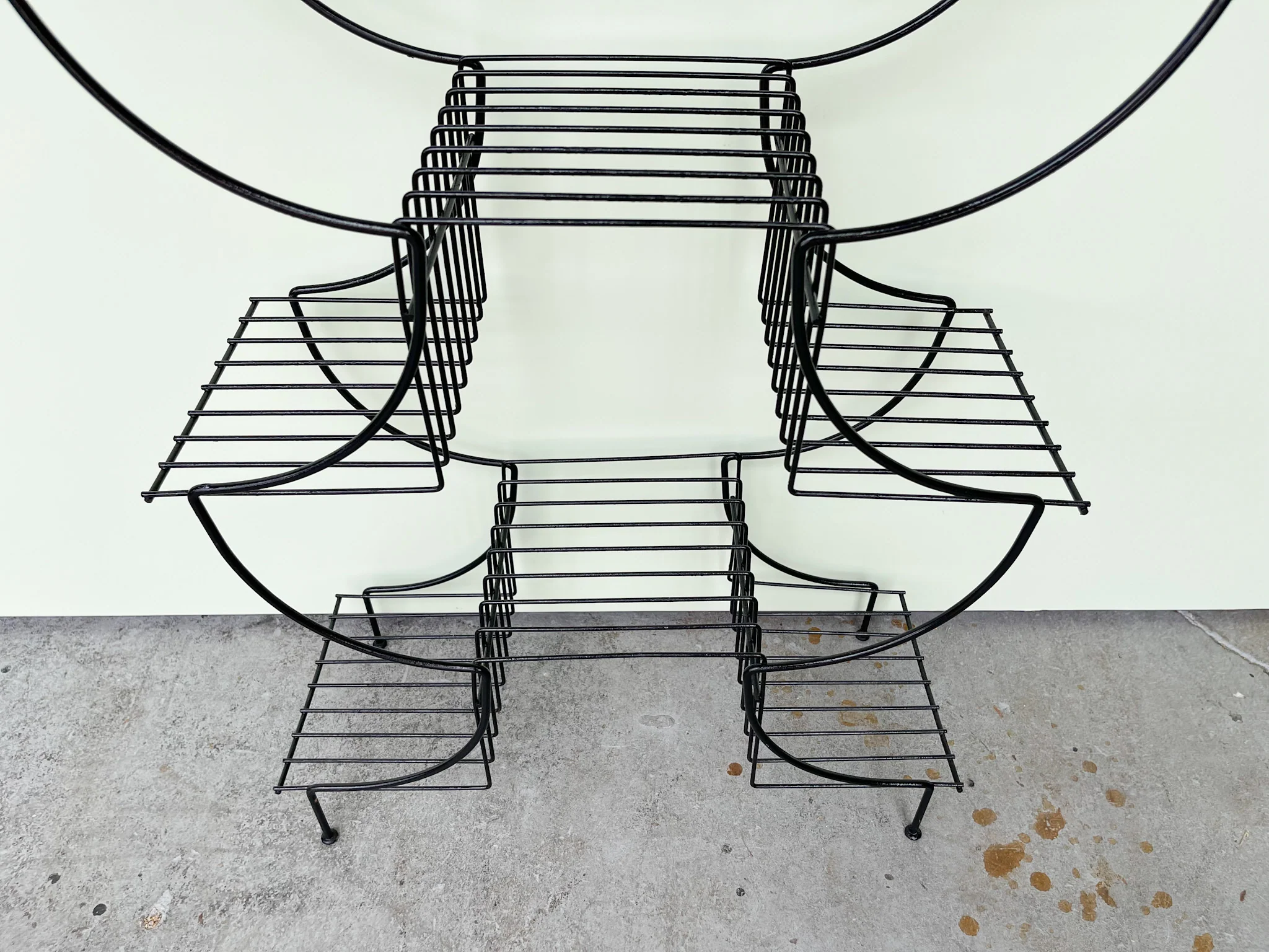 Petite Pagoda Wire Plant Stand - Image 3