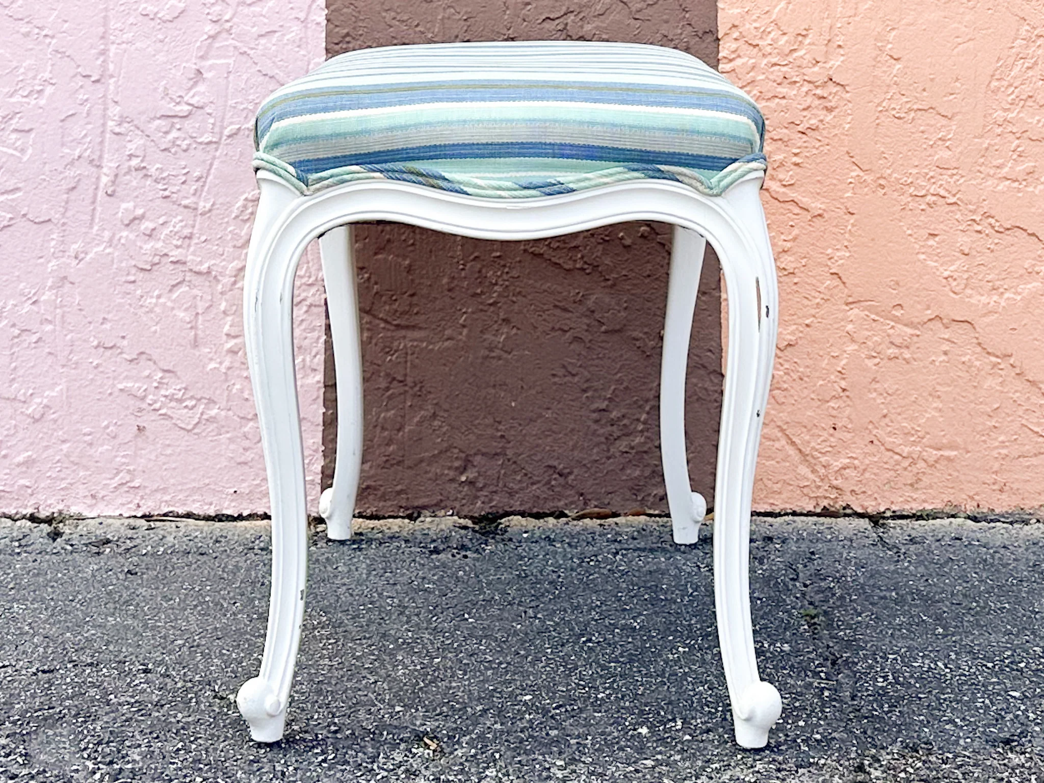 Petite Regency Style Bench - Image 5