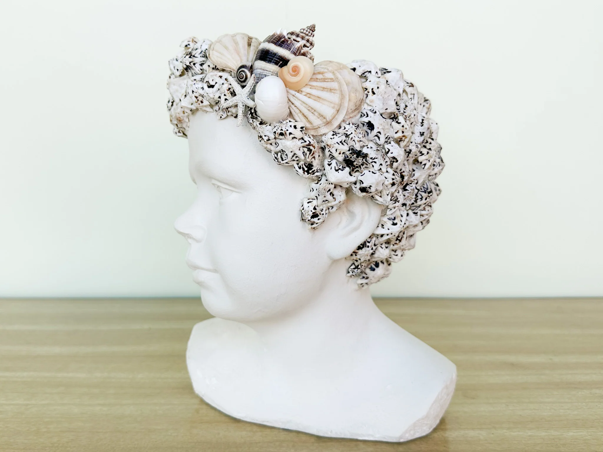 Petite Shellegance Bust Cachepot - Image 6