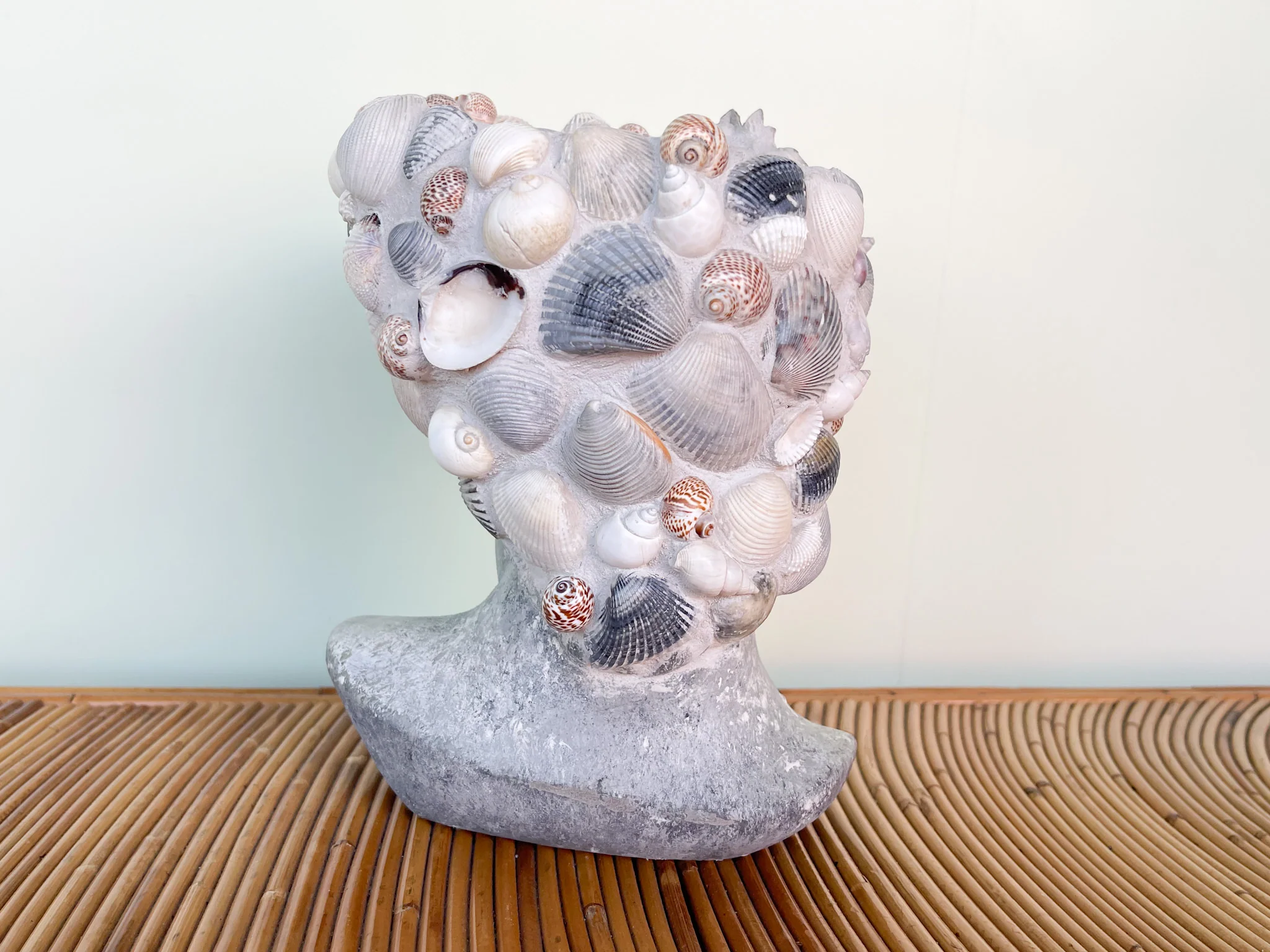 Petite Shellegance Bust Cachepot - Image 3