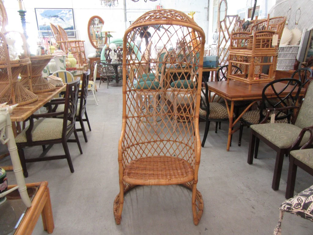 Rattan Diamond Pattern Hooded Chair - Image 3