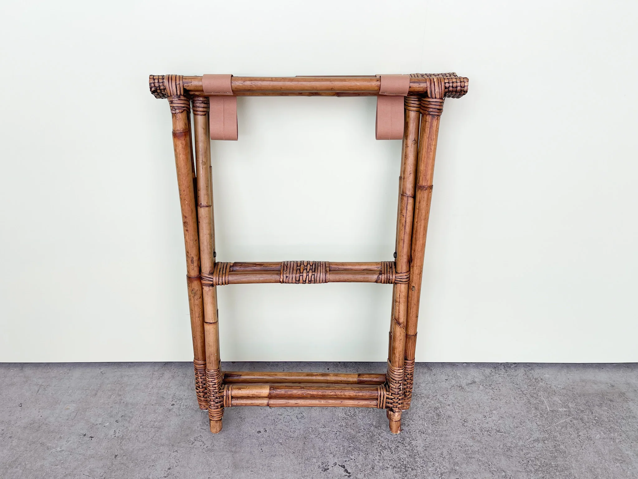 Rattan Luggage Rack - Image 5
